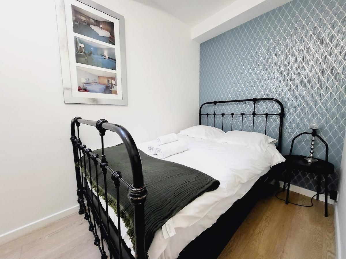 Apartment Aux Portes Du Vieux-nice - 2chambres / 4 Personnes - & A/c Nice