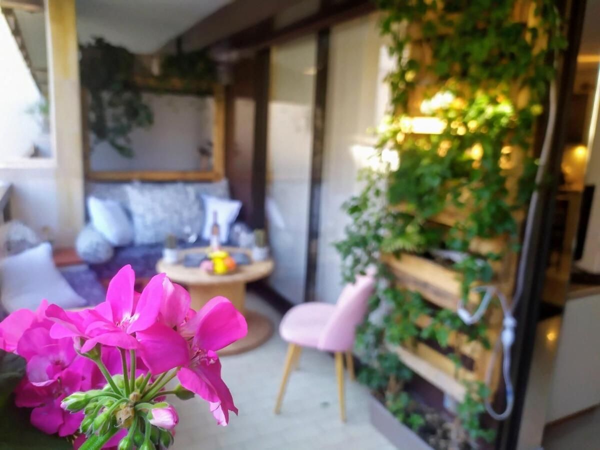 Wehost Barety - Blooming Balcony Retreat - 3-4prs
