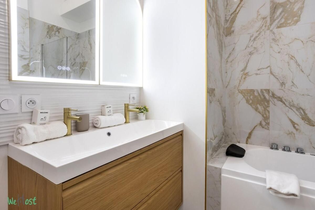 Wehost D2 - Smart & Chic Loft, 3 Mins To Beaches * Nice