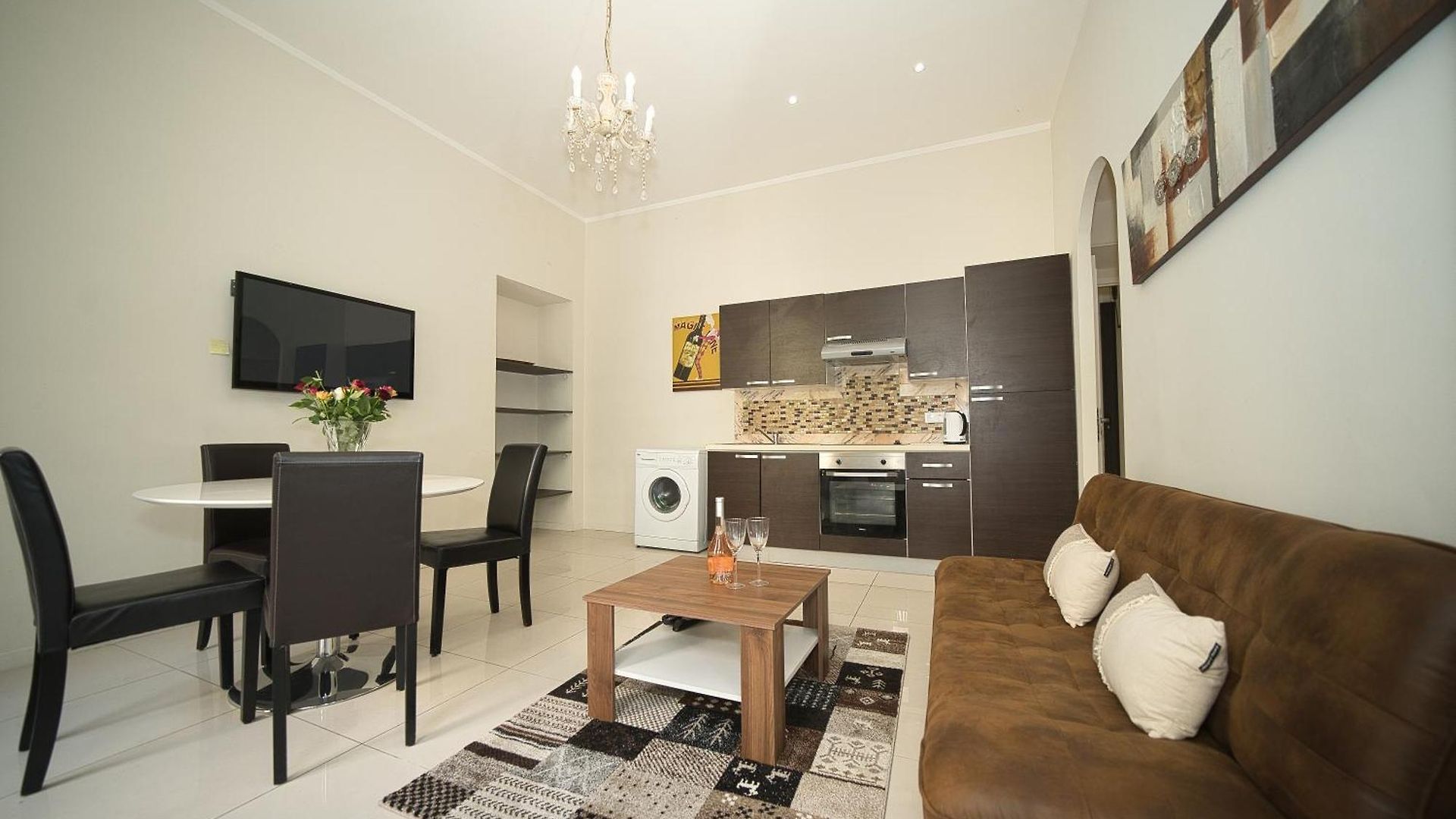 Stylish 1-bedroom Minutes From Beach&promenade Appartement