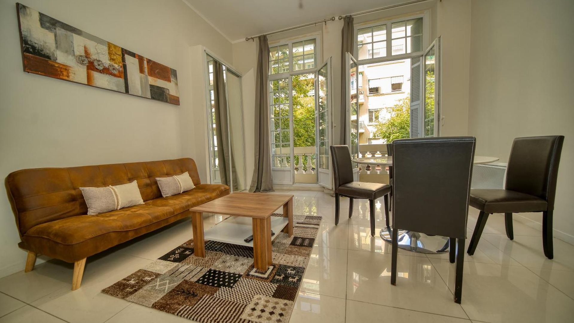 Stylish 1-bedroom Minutes From Beach&promenade Appartement