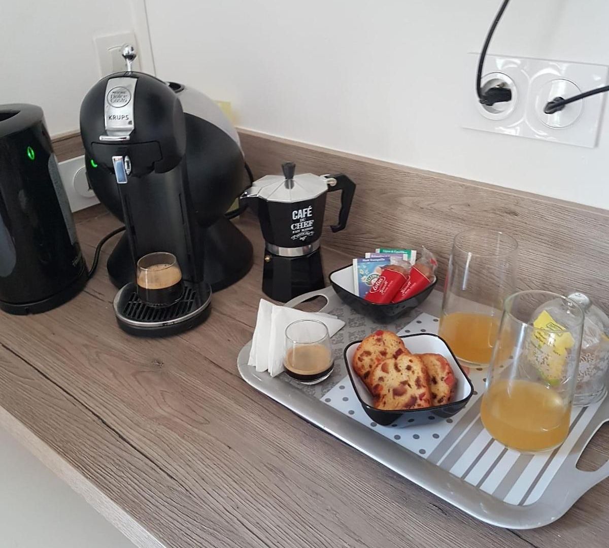 Promenade Des Anglais-2 Mins Walk To Beach- Charming Duplex -air Conditioning Wi-fi * Nice