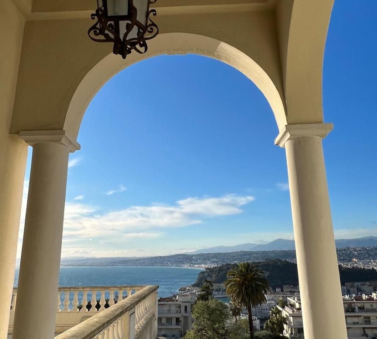 With Large Terrace & Sea View Over Appartement