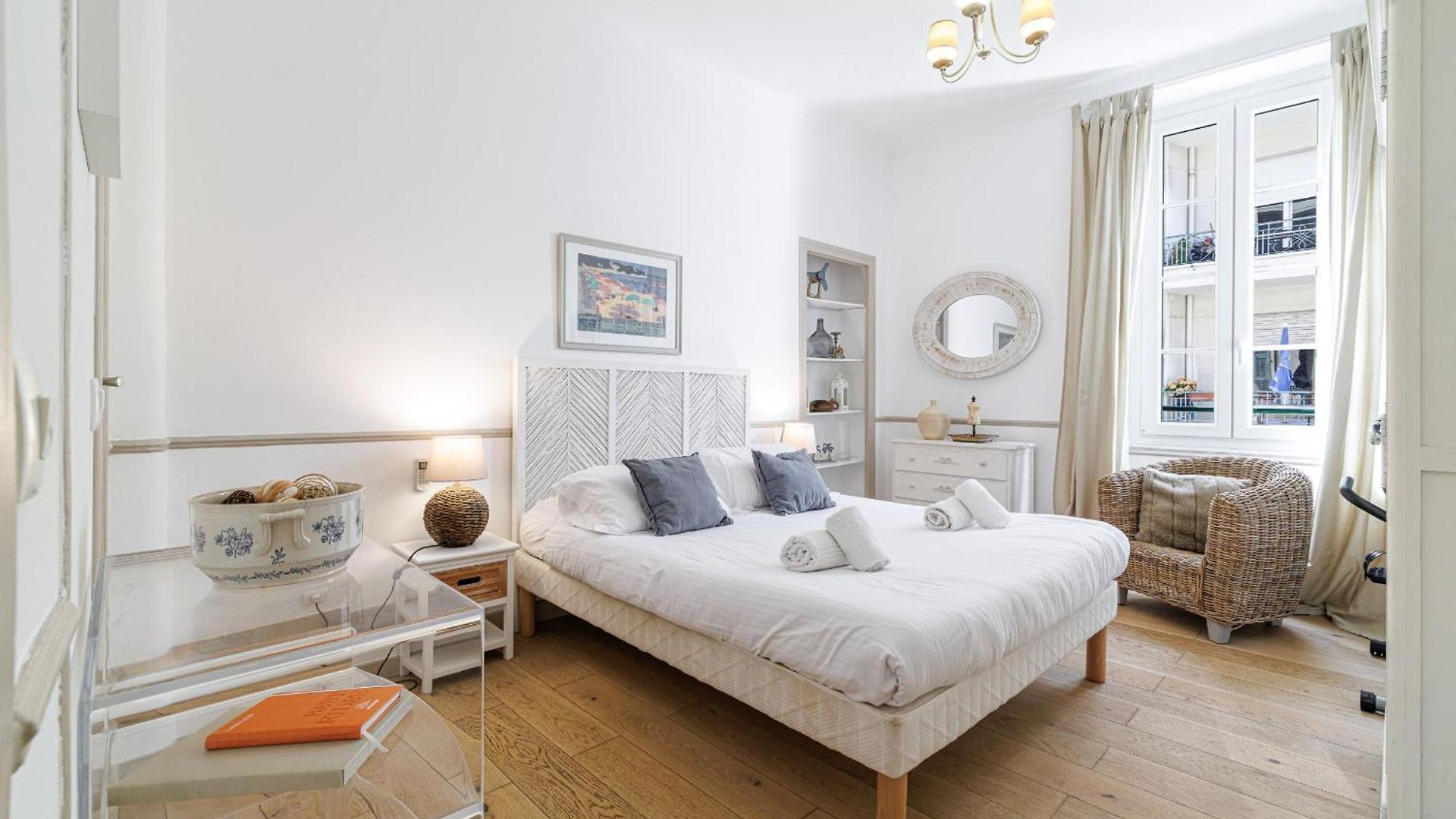 Apartment Wide & 3 Bdr - Ac & Balcony Nice