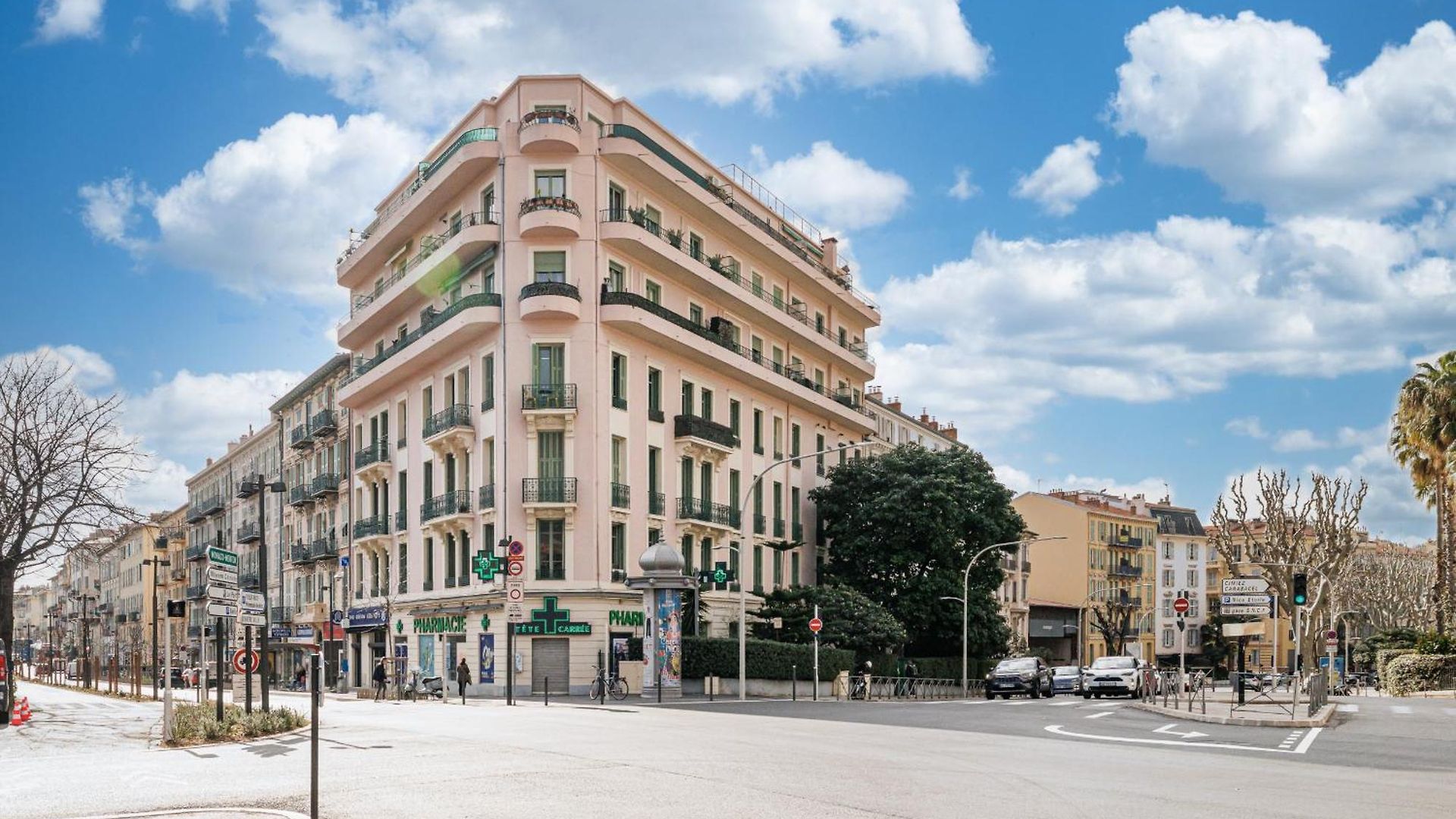 Charming 1 Bdr Downtown