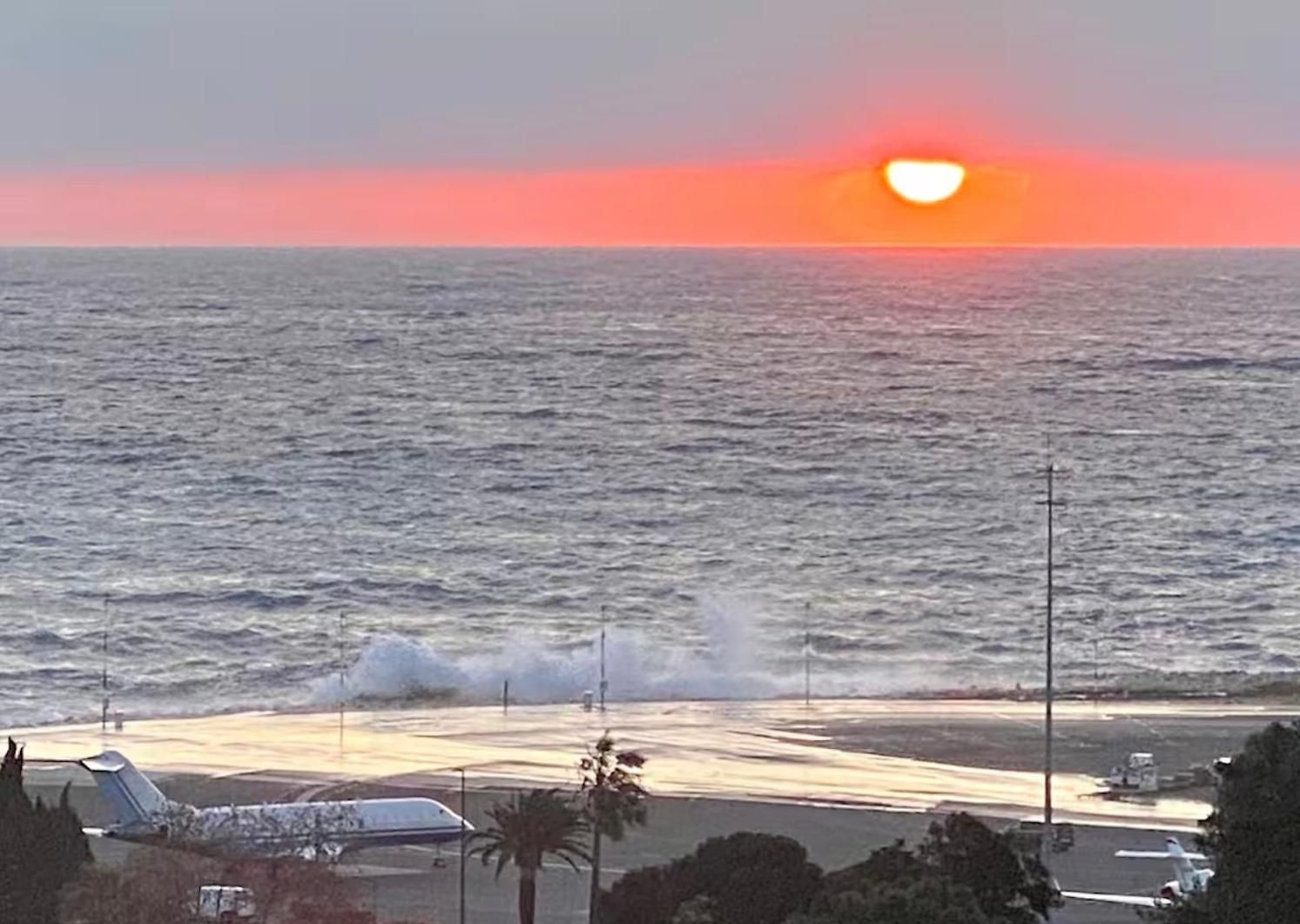 Panoramic Sea View - Terrace - Air Conditioning - 2 Bedrooms - Wifi - Kitchen - Tram * Nice