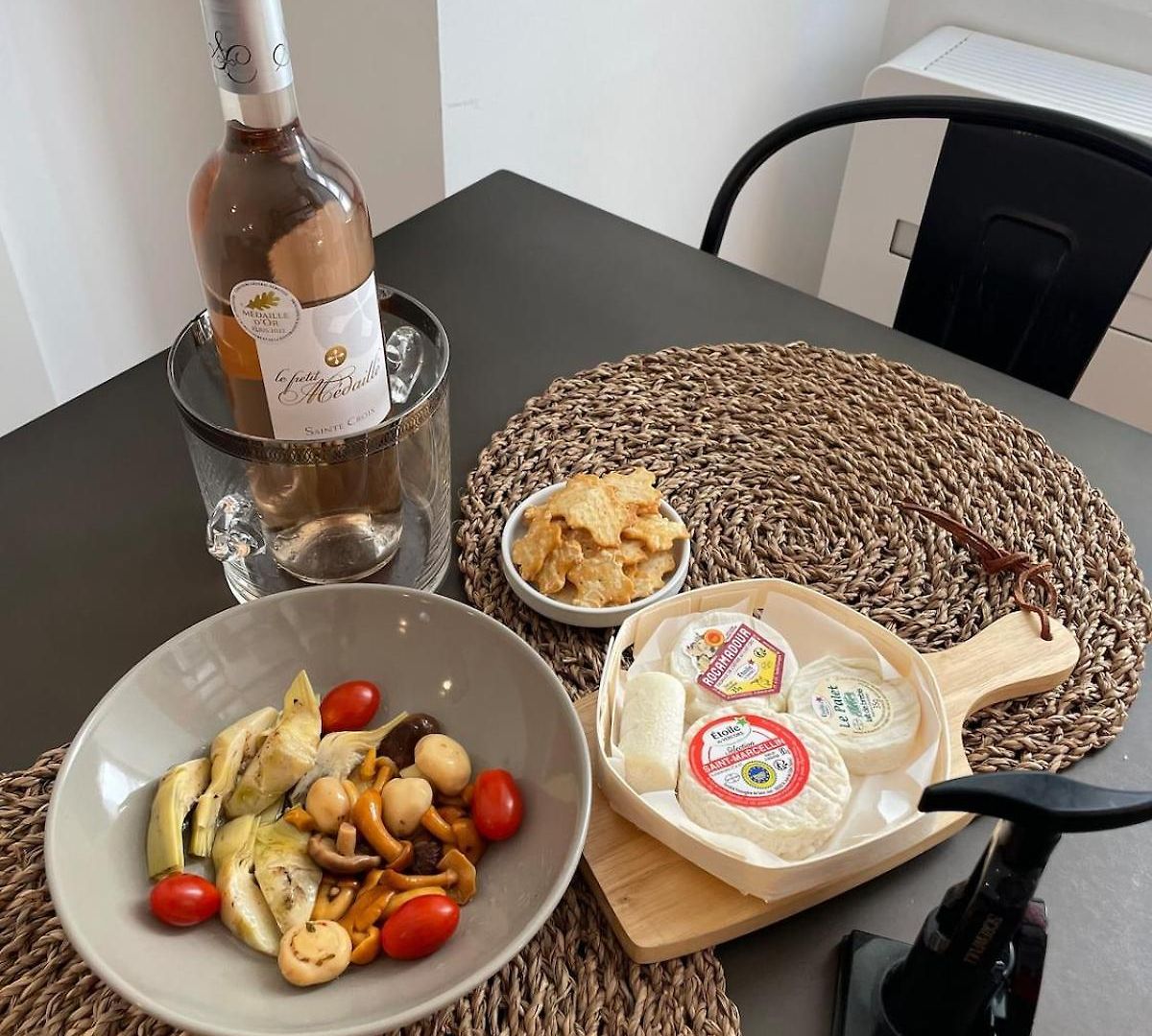 Appartement Bright Modern Studio, Port, Walk To Tram And Beach!