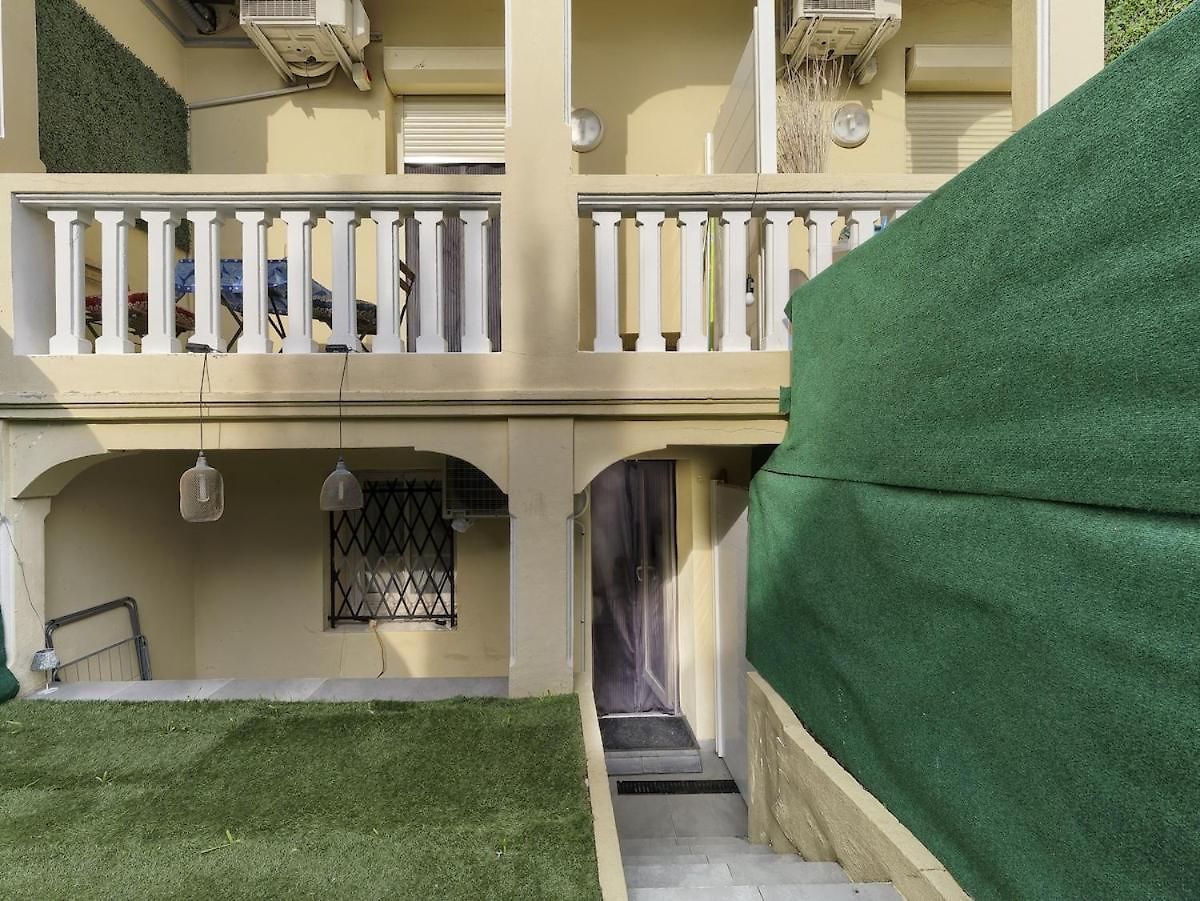 Promenade Des Anglais-2 Mins Walk To Beach- Charming Duplex -air Conditioning Wi-fi Nice