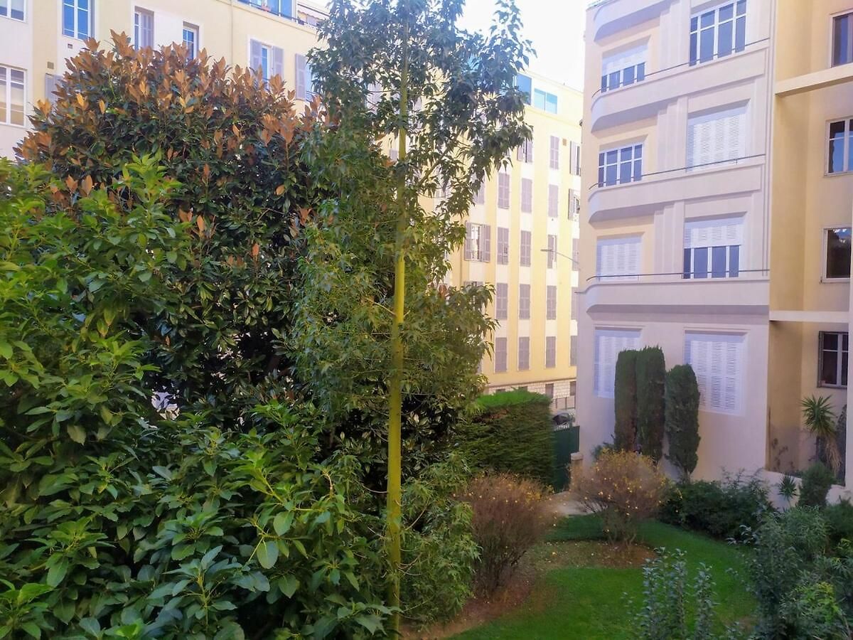 Wehost Barety - Blooming Balcony Retreat - 3-4prs Appartement