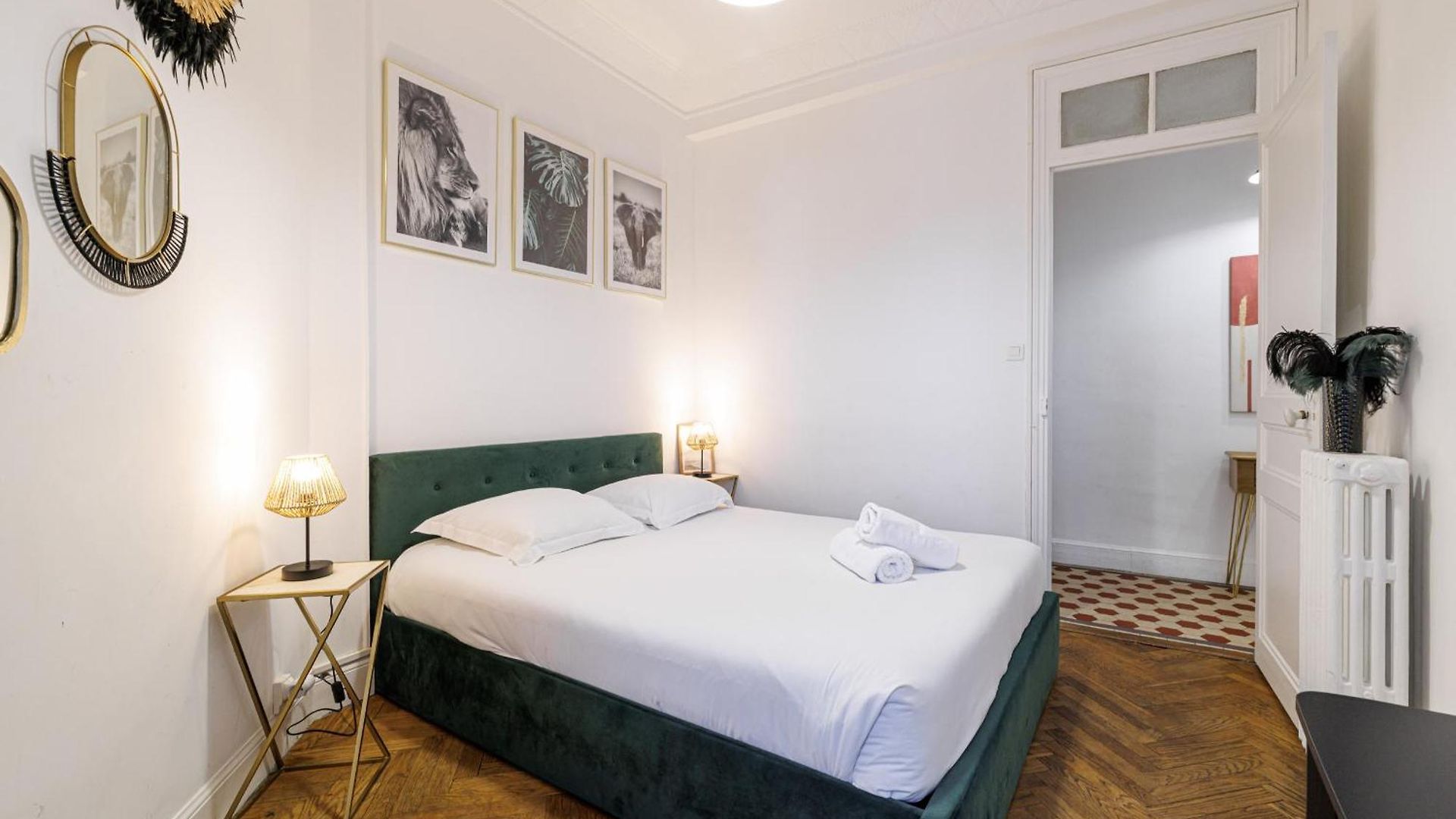 Large 2 Bdr Center Close To Train Station