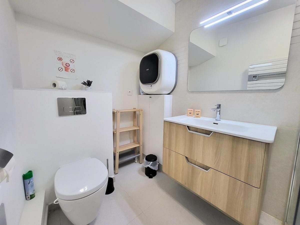 Aux Portes Du Vieux-nice - 2chambres / 4 Personnes - & A/c Apartment *
