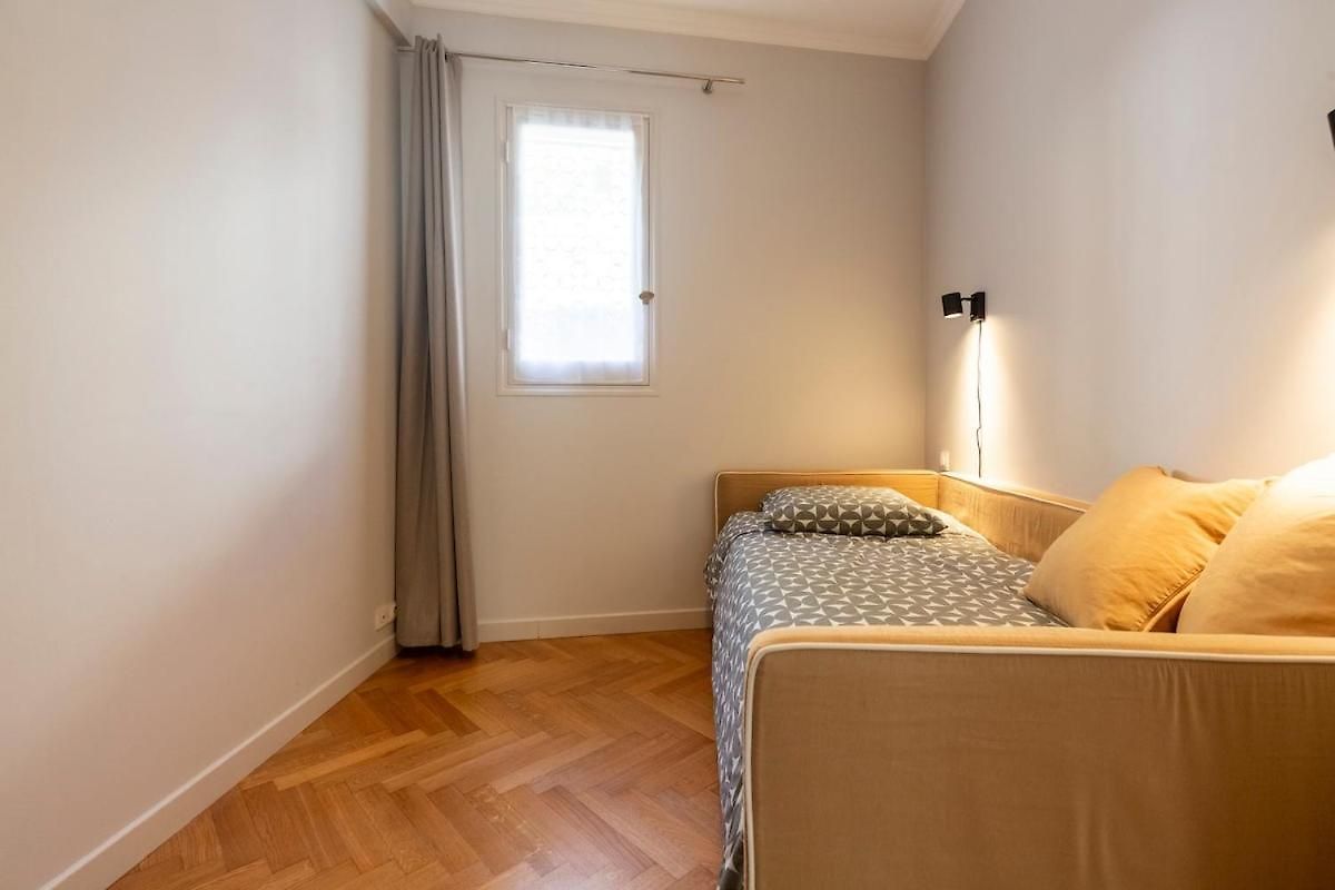 With Large Terrace & Sea View Over Appartement
