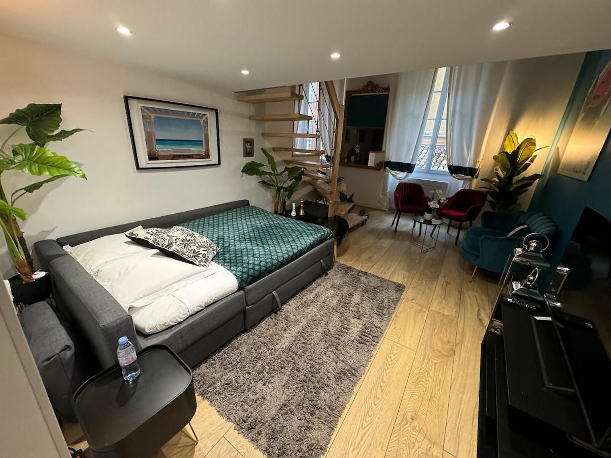 Appartement Charming Spacious Duplex Vieux Nice, 6 People