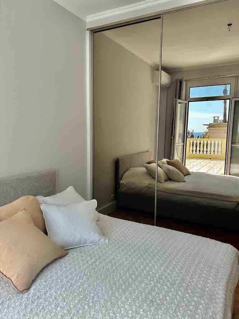 With Large Terrace & Sea View Over Appartement Nice