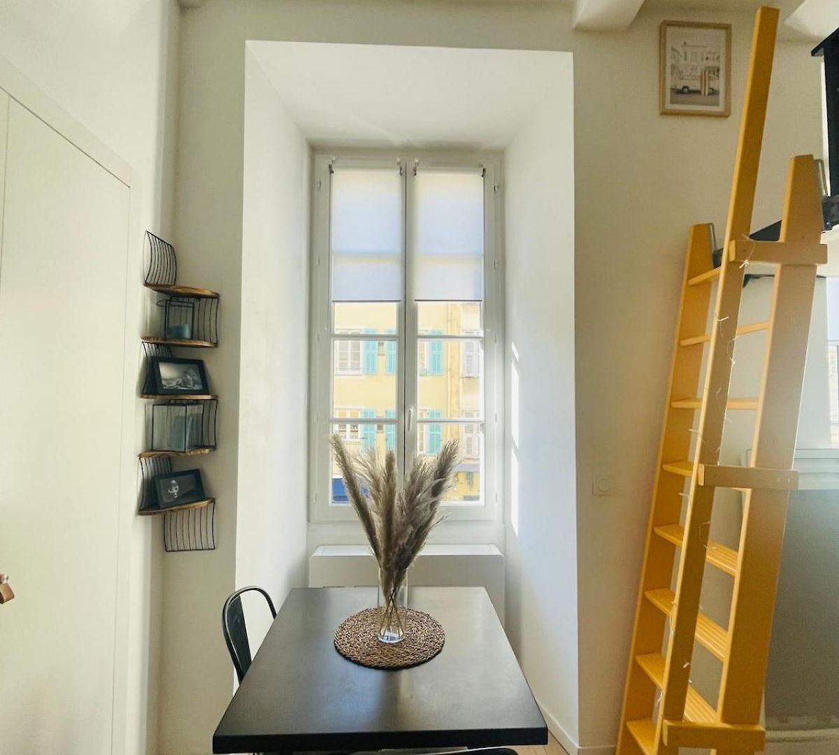Bright Modern Studio, Port, Walk To Tram And Beach!