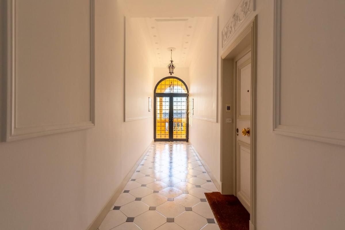 With Large Terrace & Sea View Over Nice