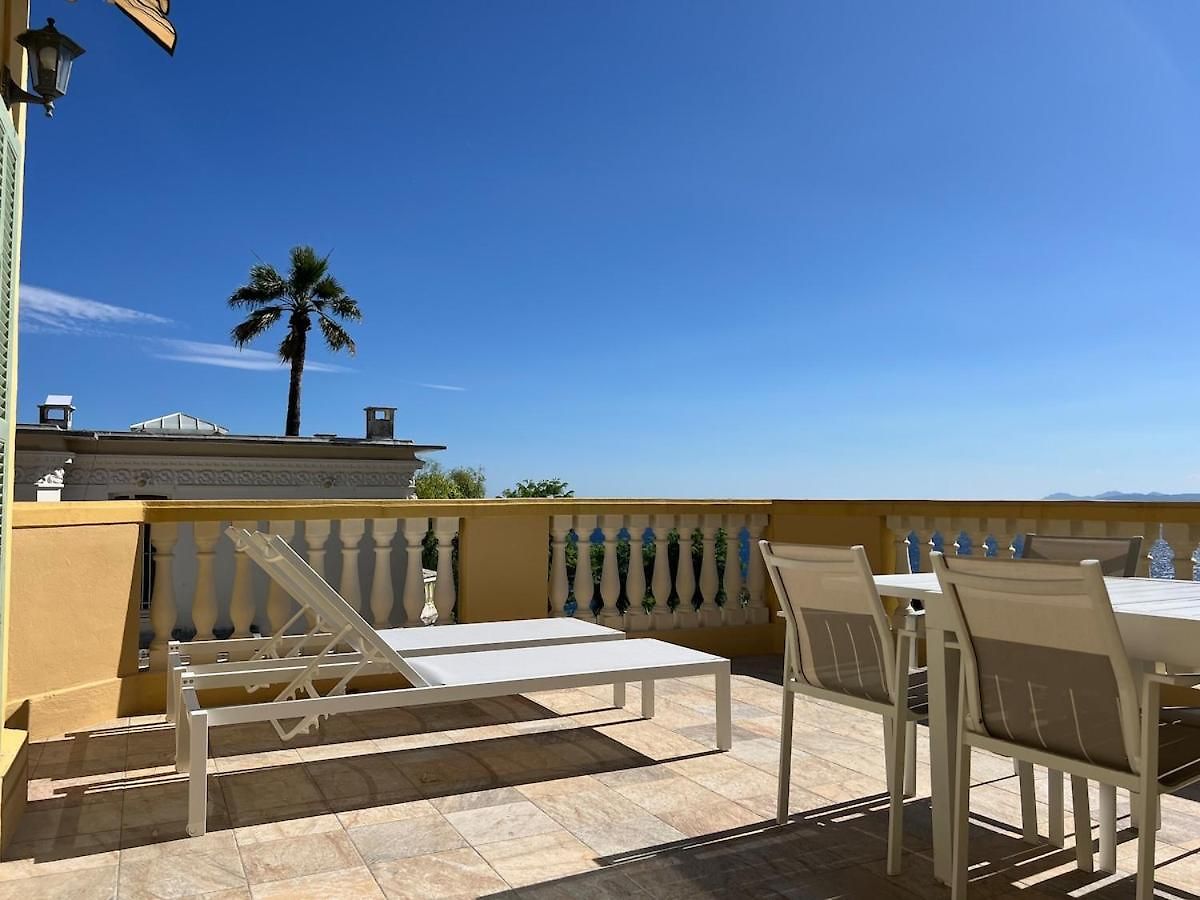 With Large Terrace & Sea View Over Appartement Nice