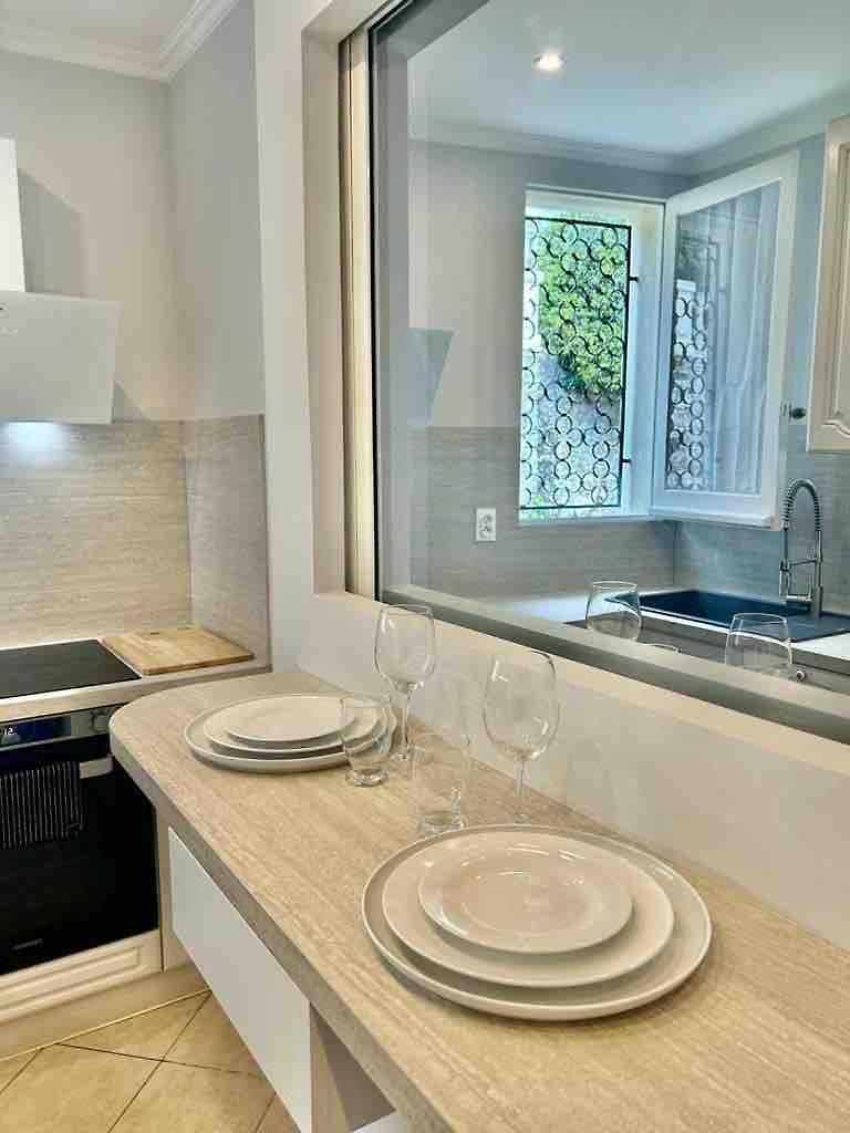 With Large Terrace & Sea View Over * Nice