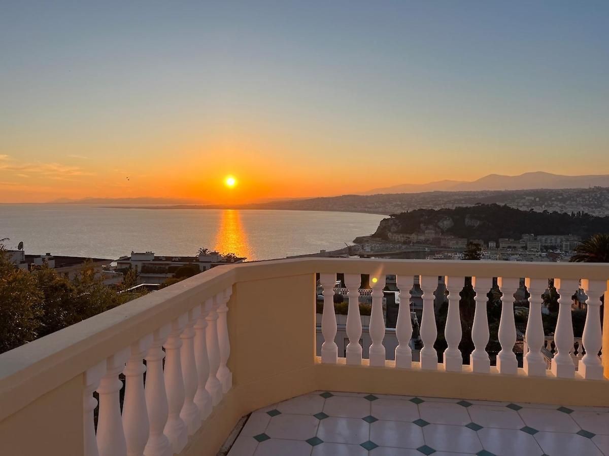 Appartement With Large Terrace & Sea View Over *