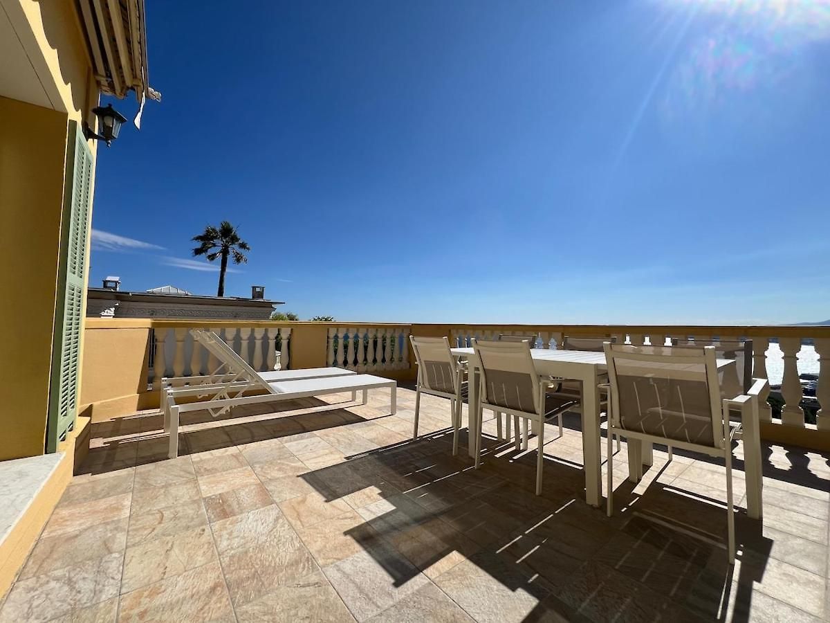 With Large Terrace & Sea View Over Appartement