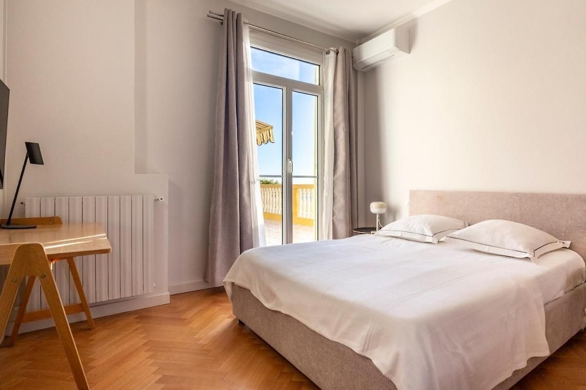 With Large Terrace & Sea View Over * Nice