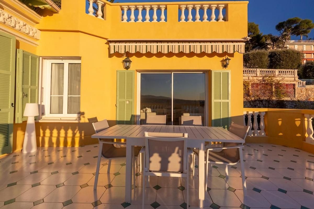 With Large Terrace & Sea View Over Appartement *