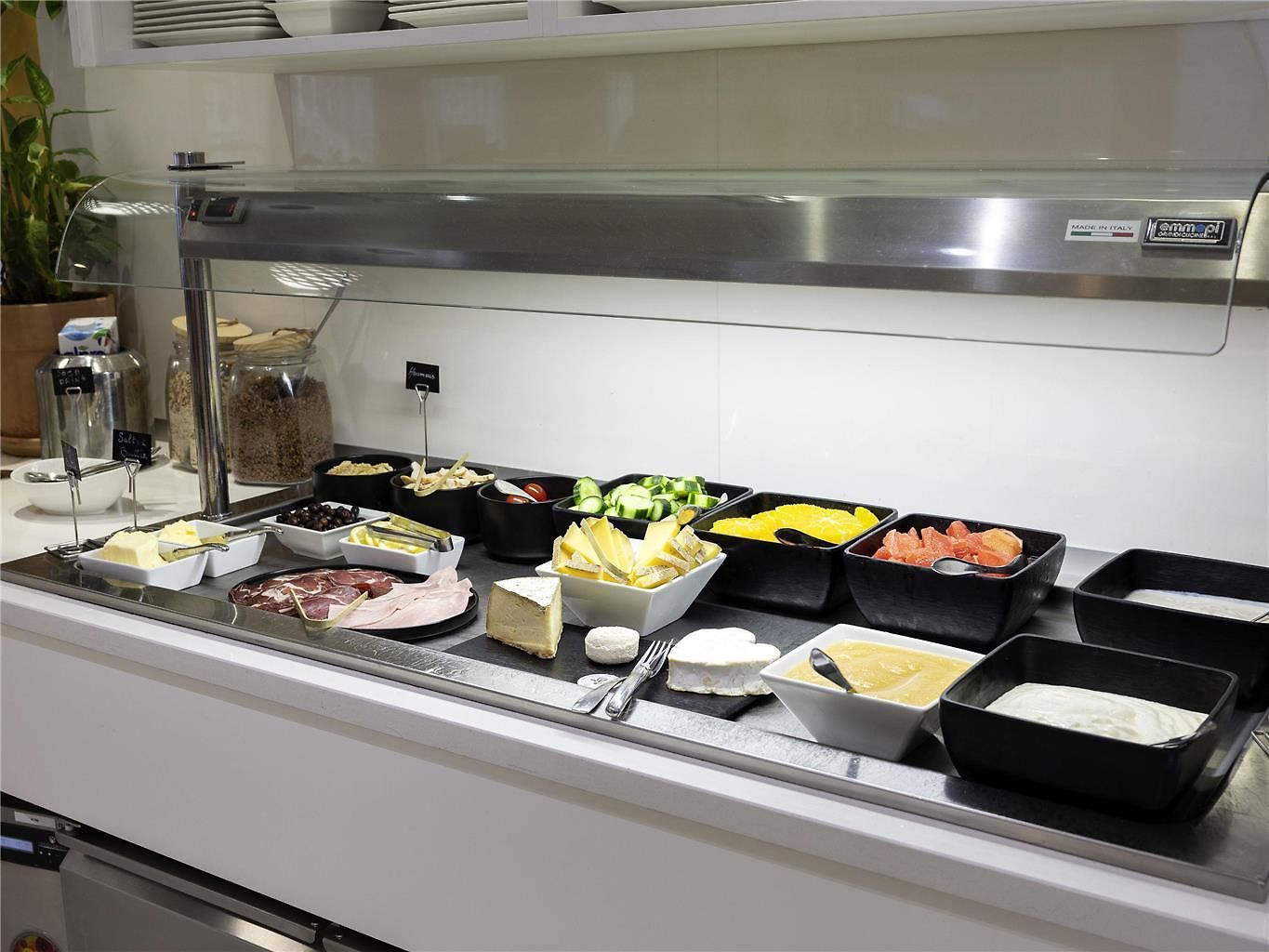 Mercure Centre Grimaldi Hotel 4*