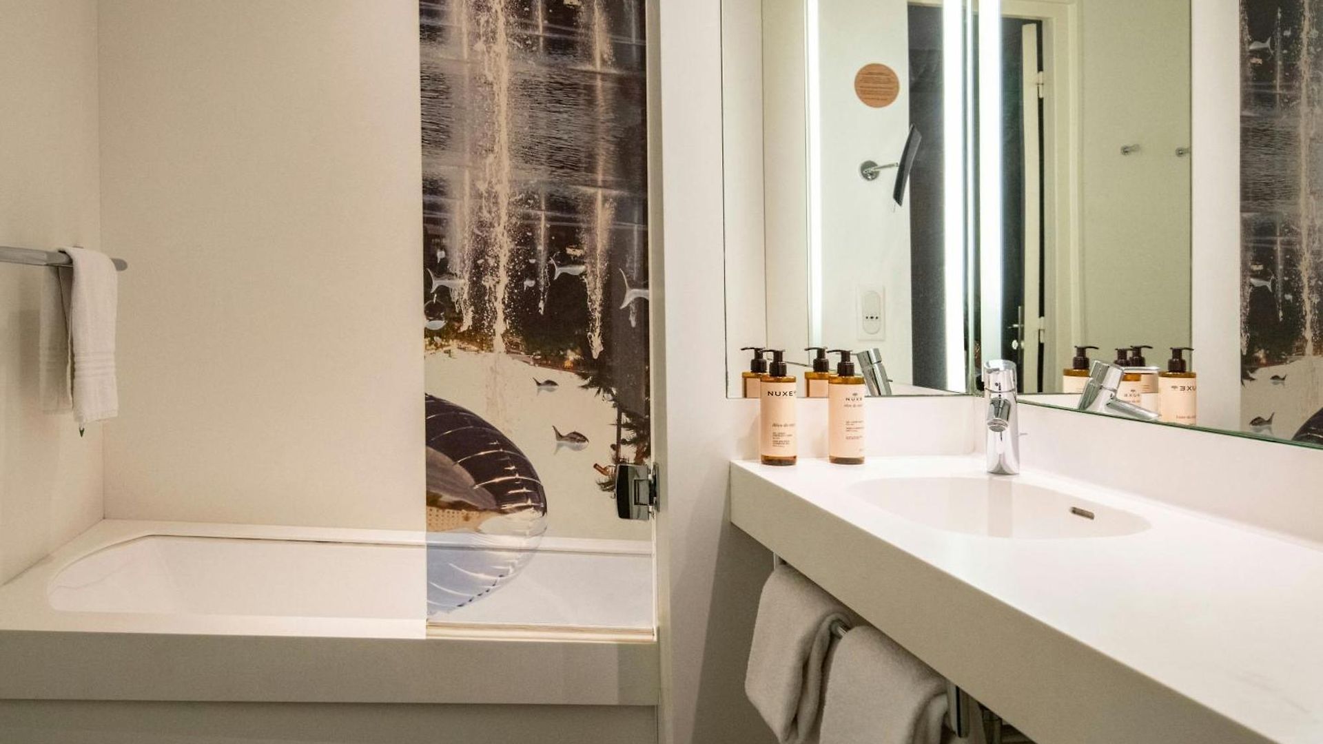 Mercure Centre Notre Dame Hotel 4*