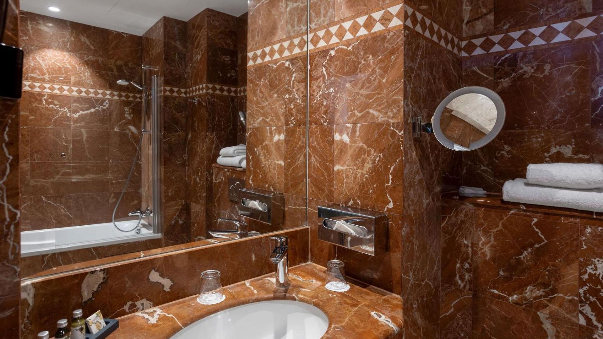 Westminster & 4* Nice