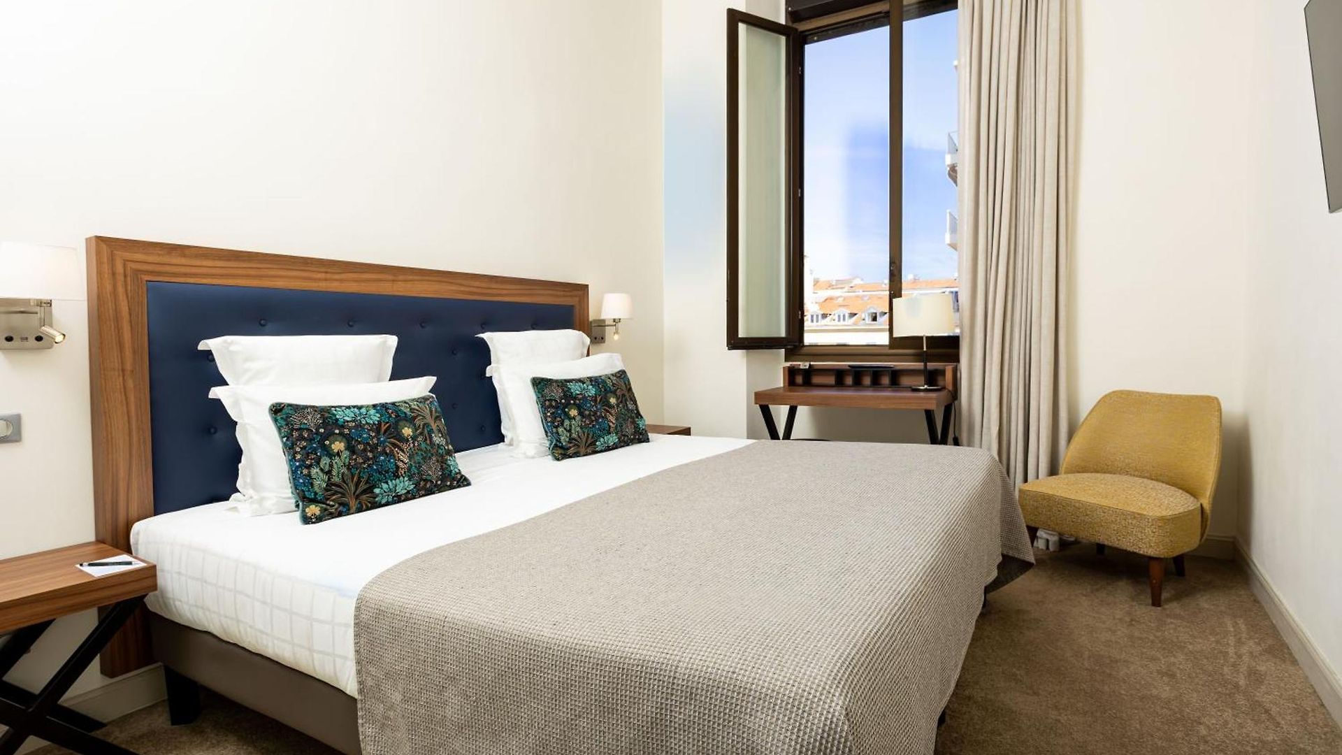 Westminster & 4* Nice