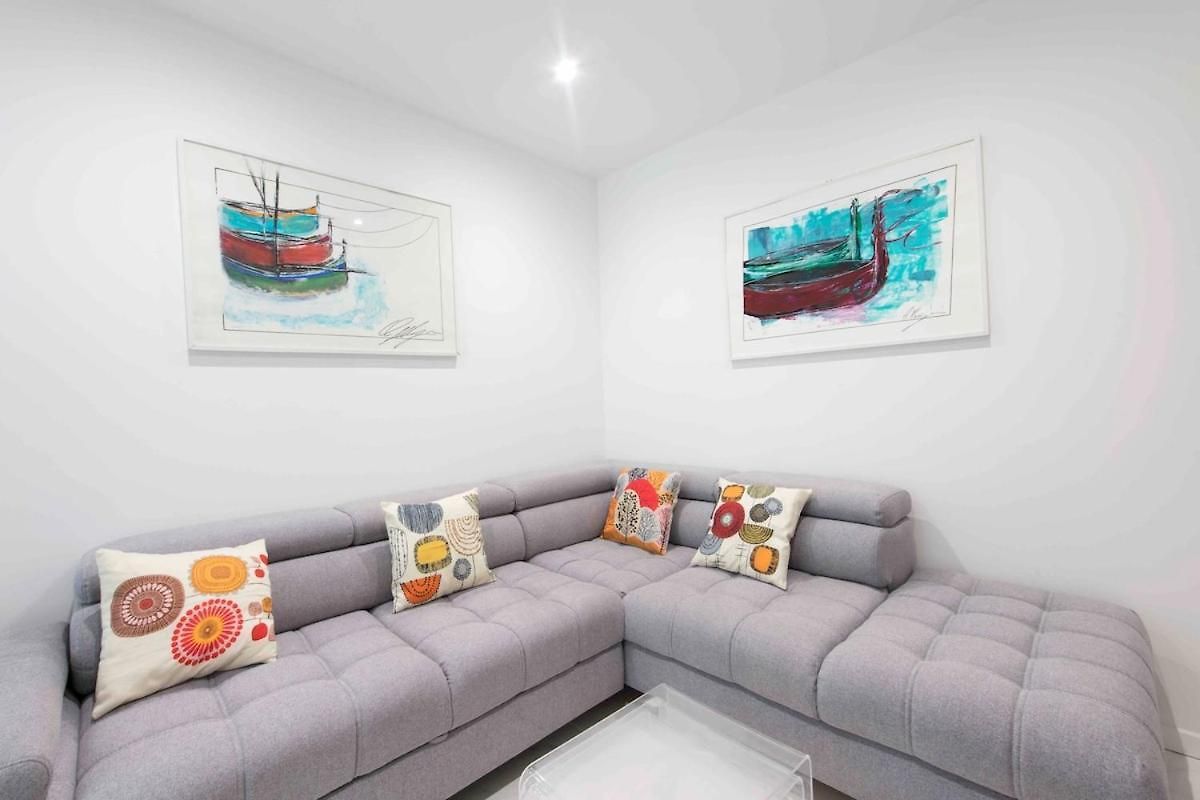 Welcome To Port - Ac, Garden, Port 2 Min Walk * Nice