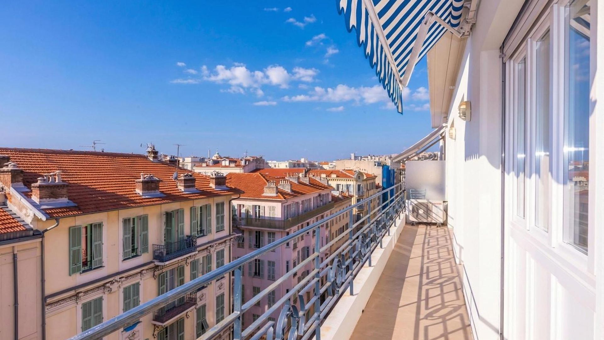 Rooftop At Palais De La Buffa - Happy * Nice