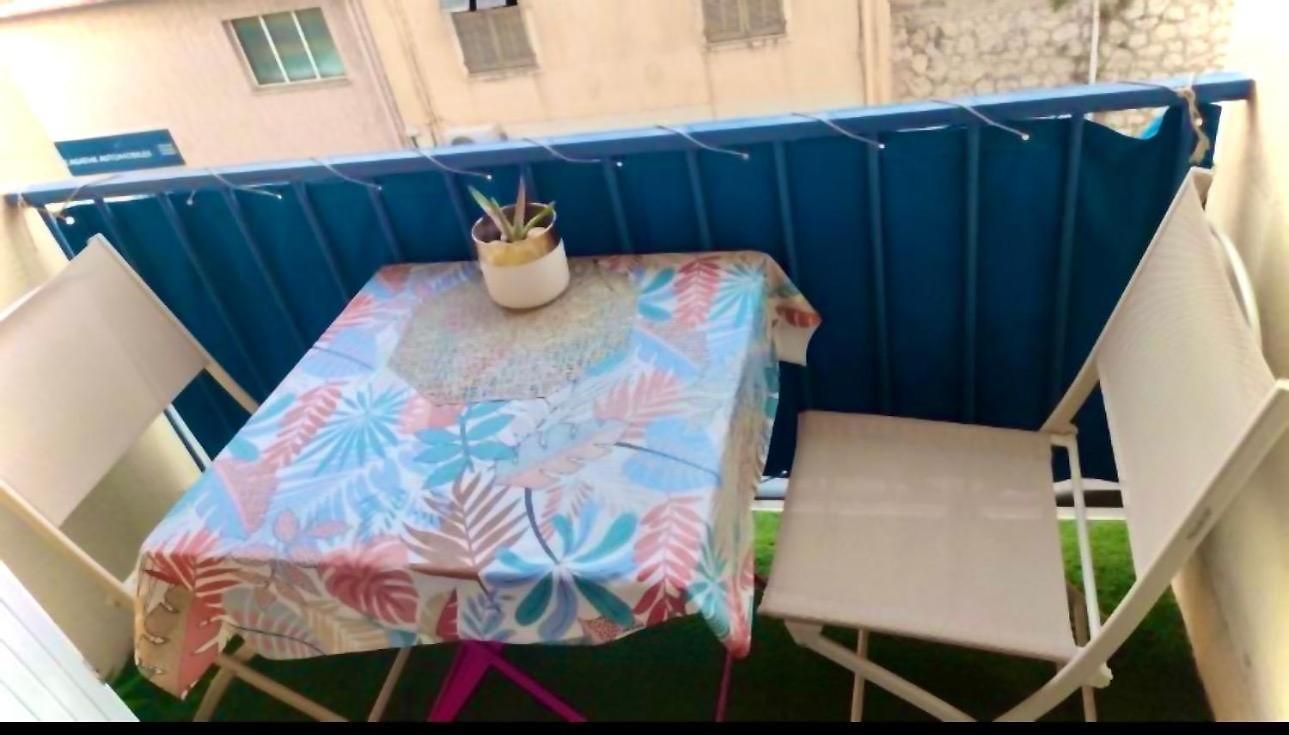 Avec Balcon à 7 Min Du Port Et De Garibaldi Appartement