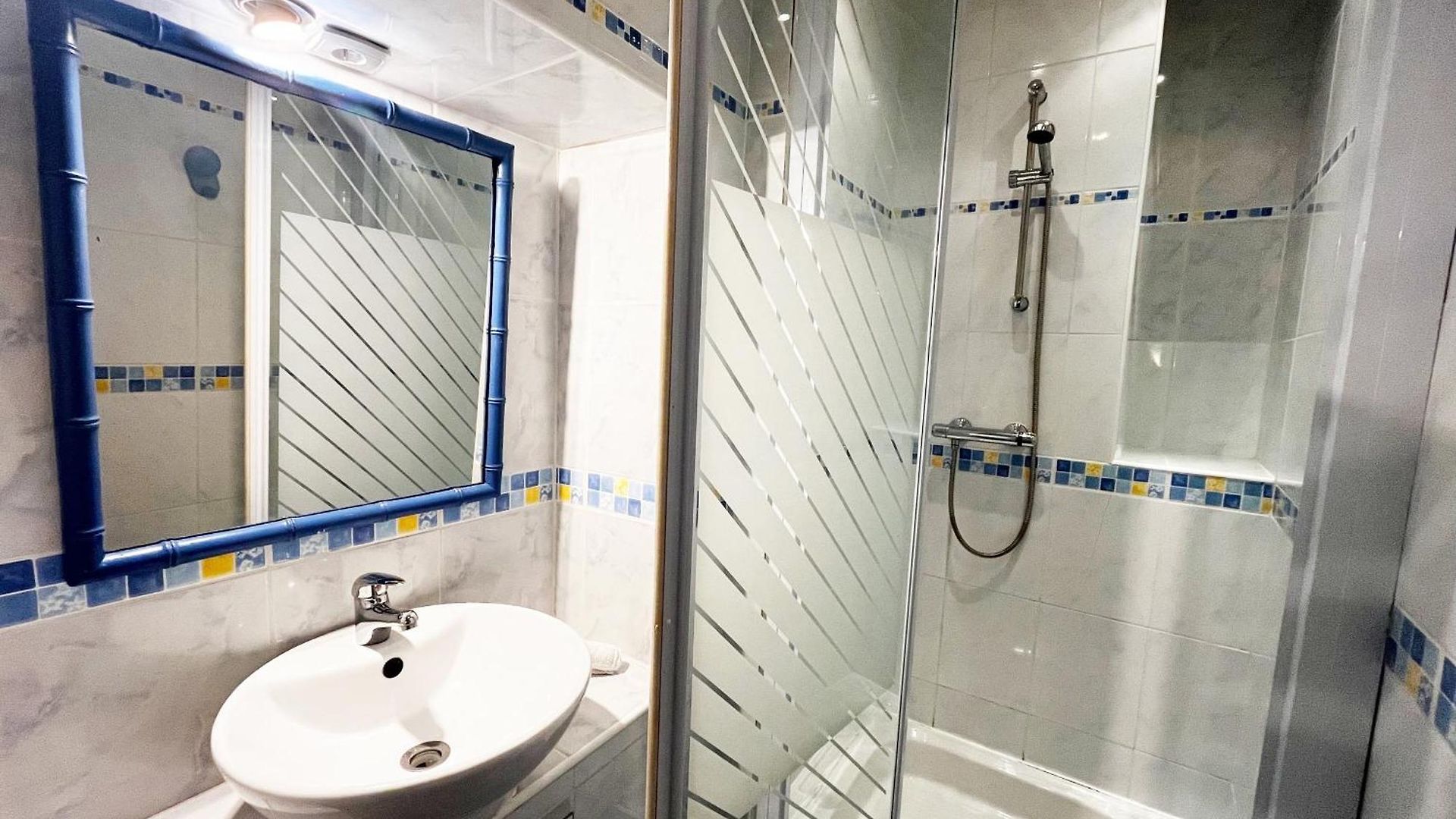 Apartment Riviera: Old Town Getaway, Steps From 3*