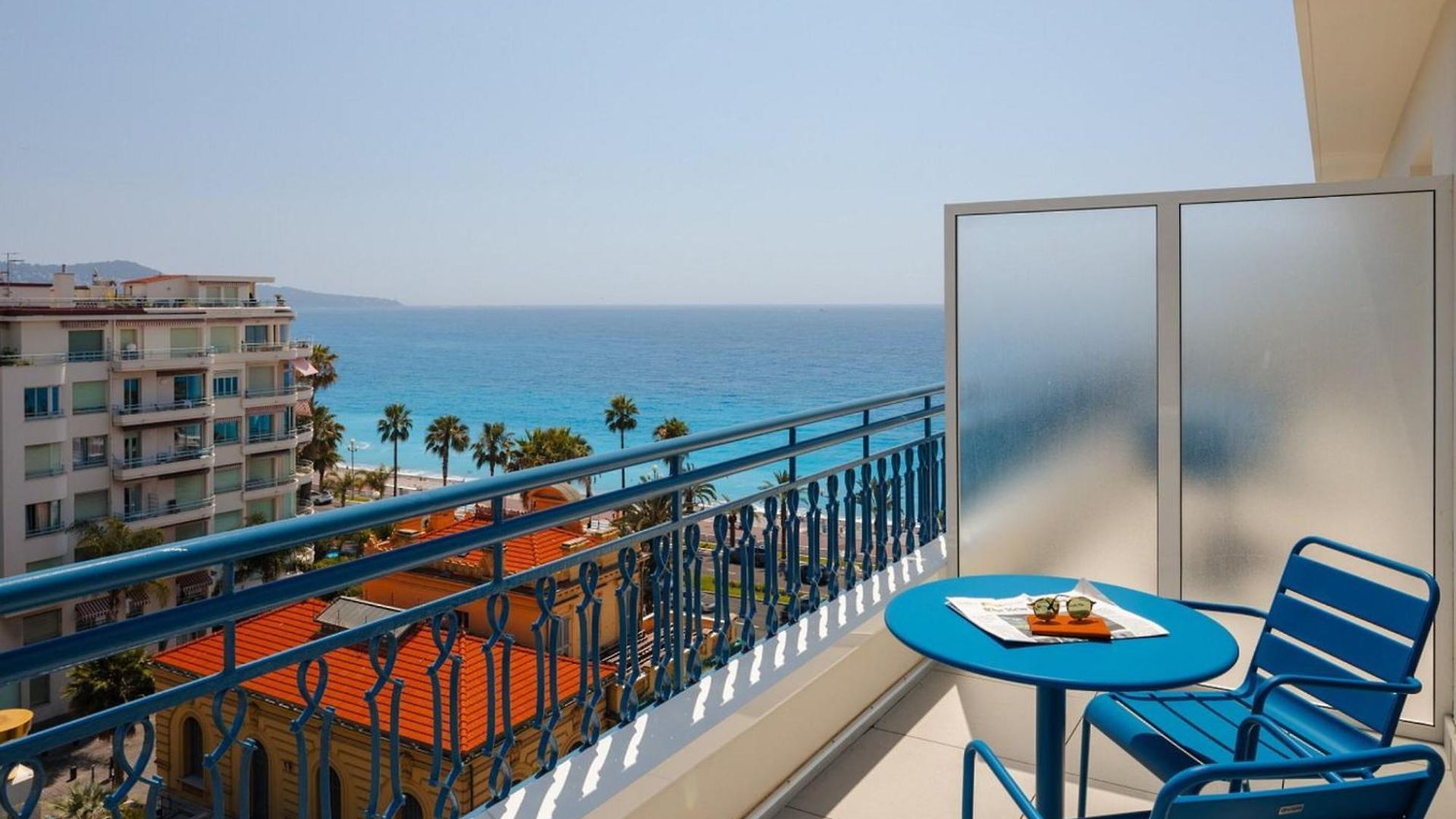 Crisol Promenade Hotel