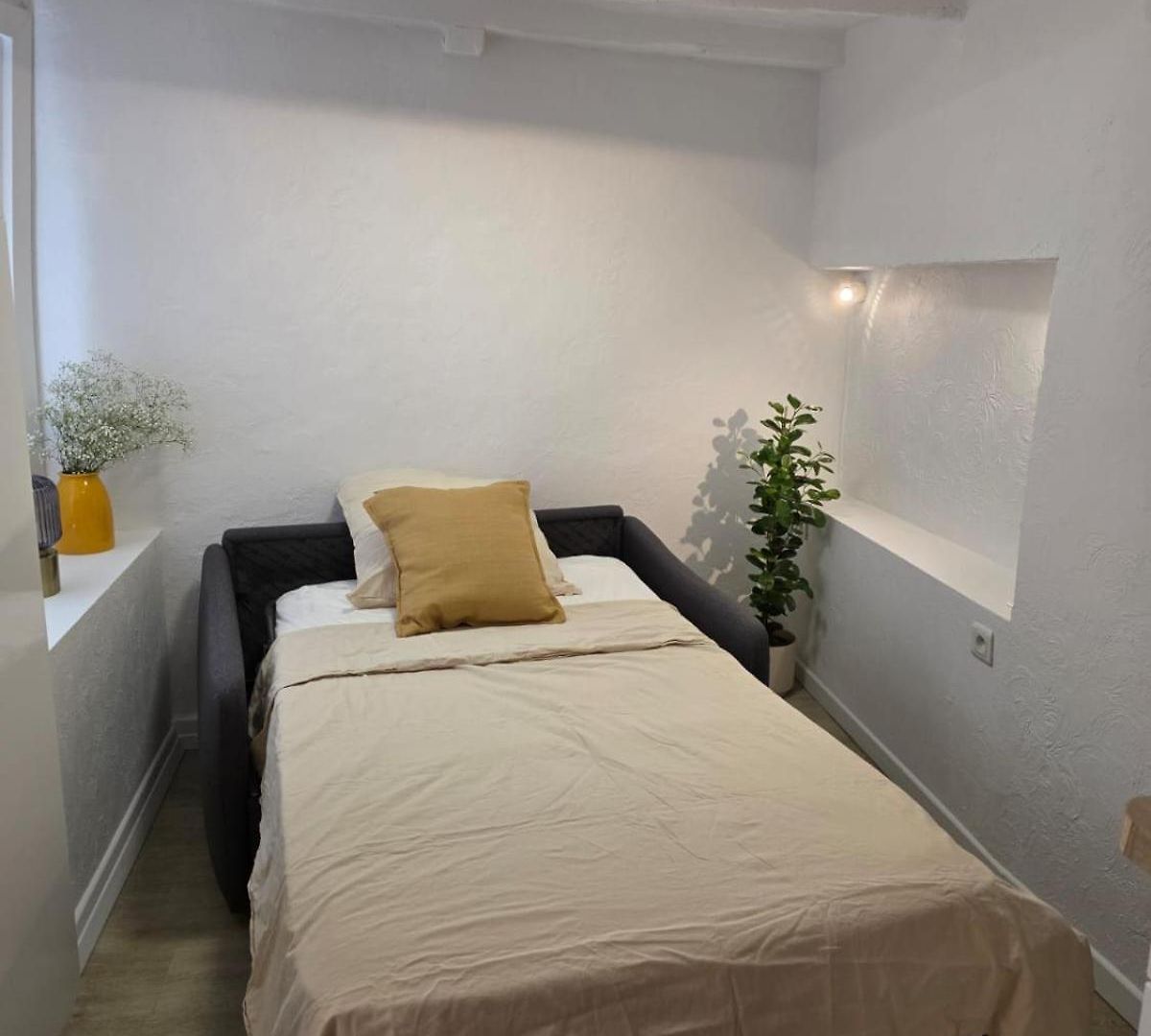 Appartement Vieux-nice 2 Pièces Proche Nice