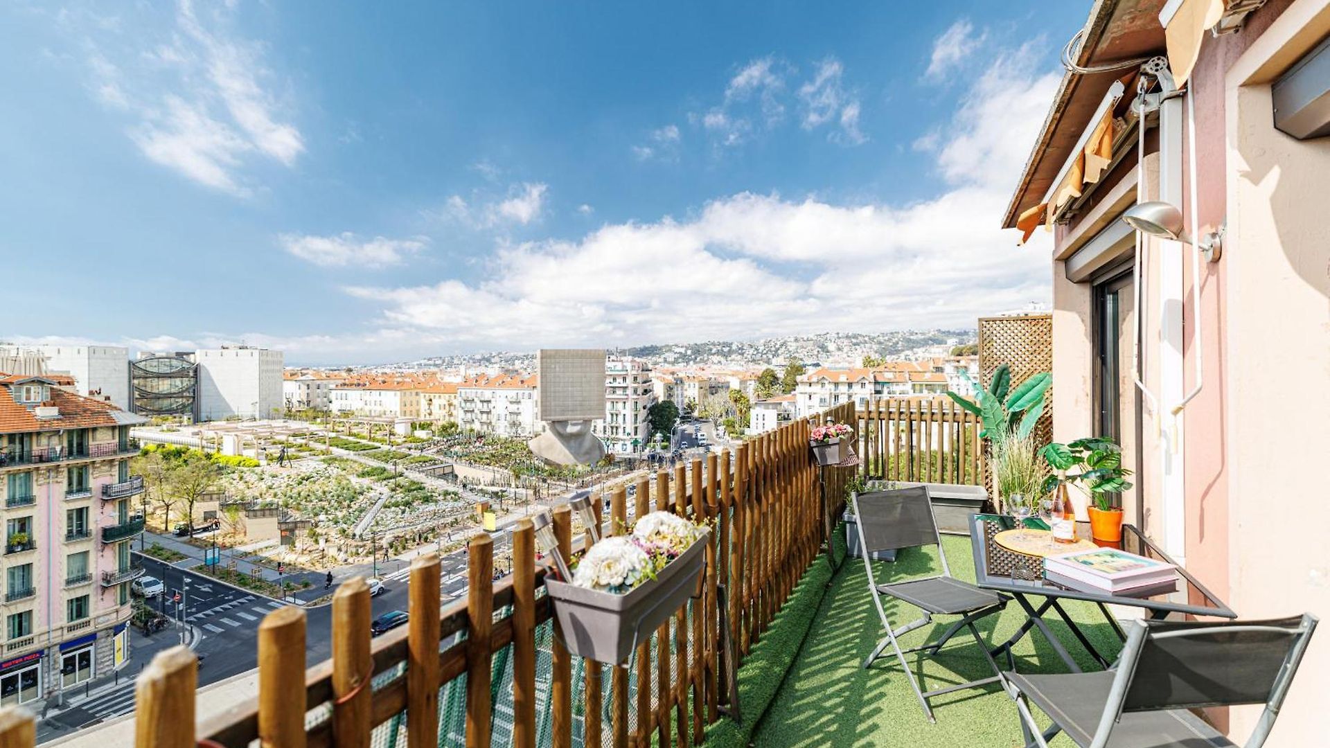 Open Sky Terrace Lage 1 Bdr & Parking Appartement *