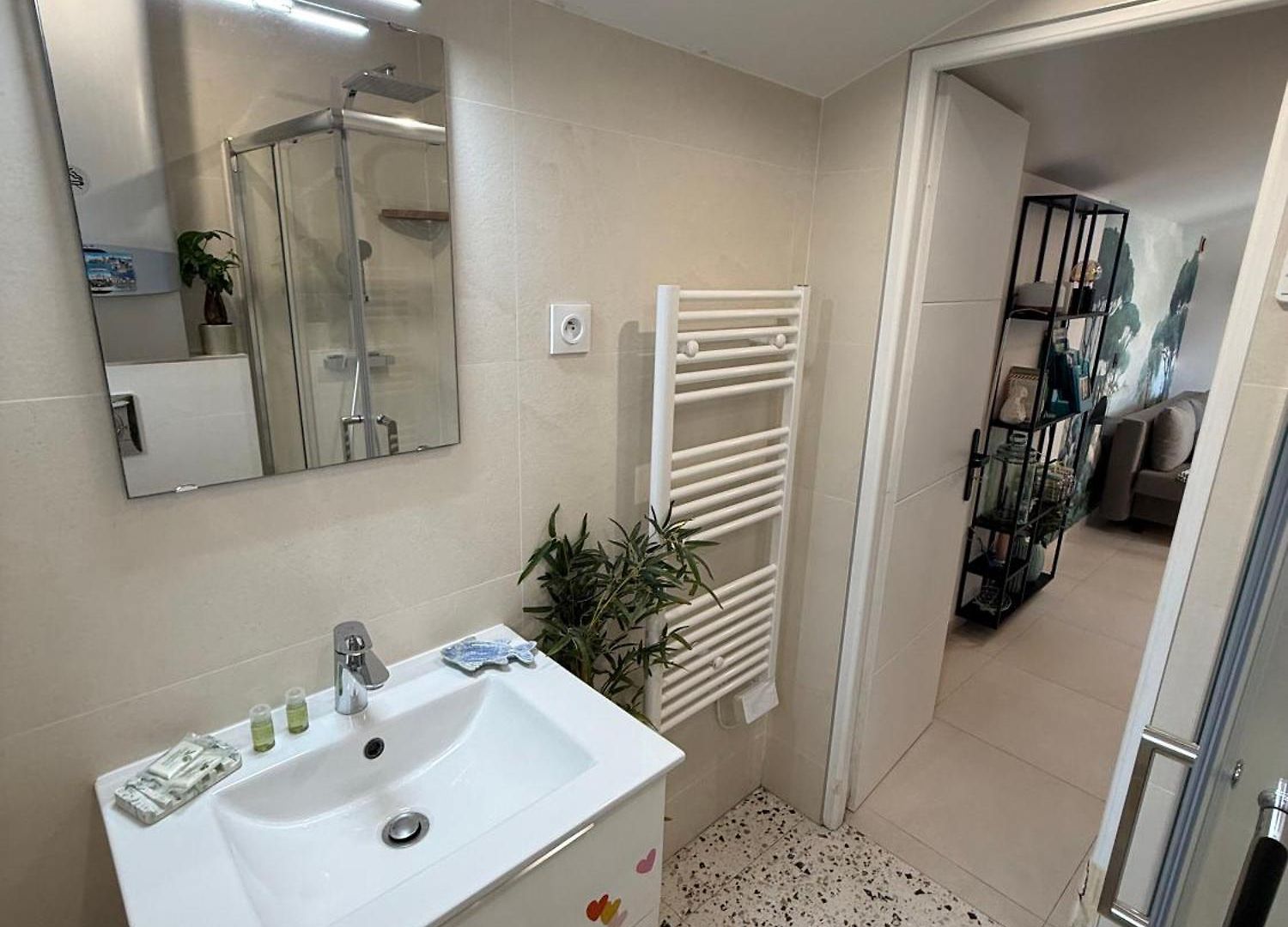 Appartement Coastal Gem - Private Parking & Air Conditioning Nice
