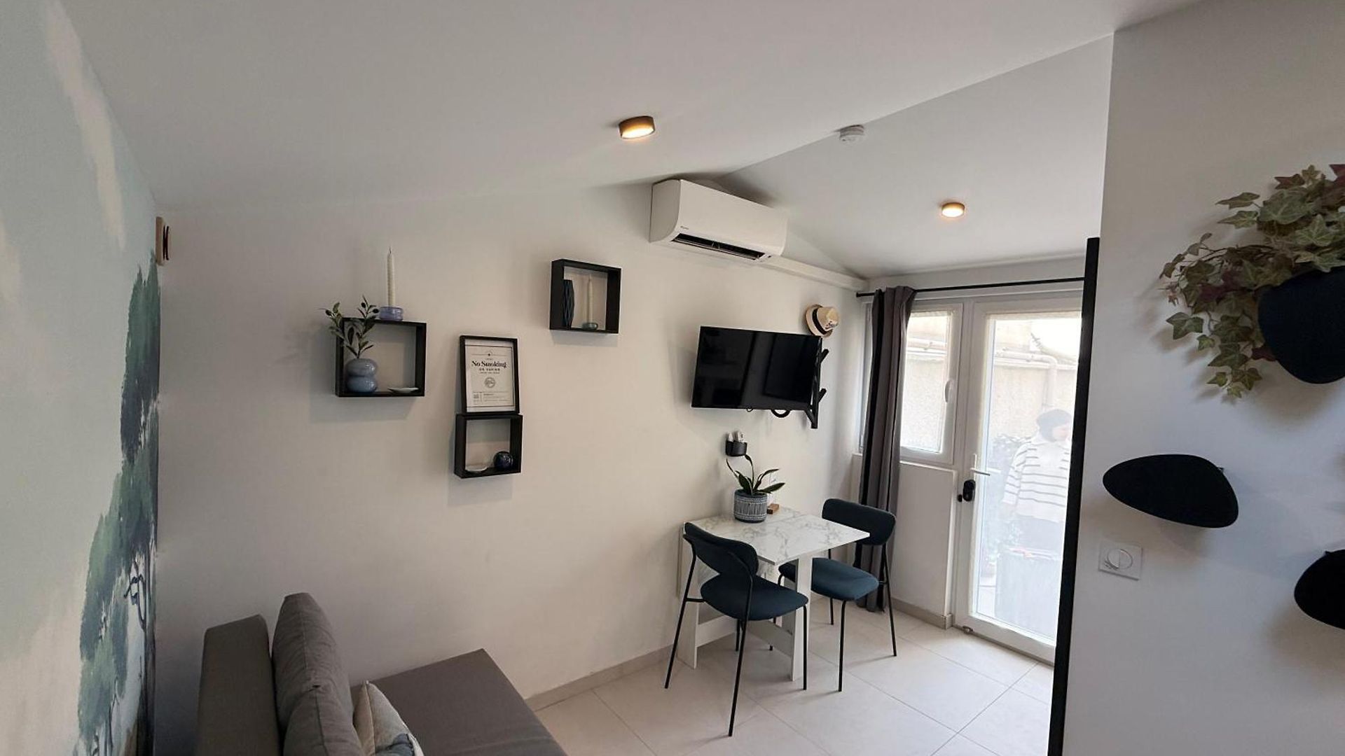 Coastal Gem - Private Parking & Air Conditioning Nice