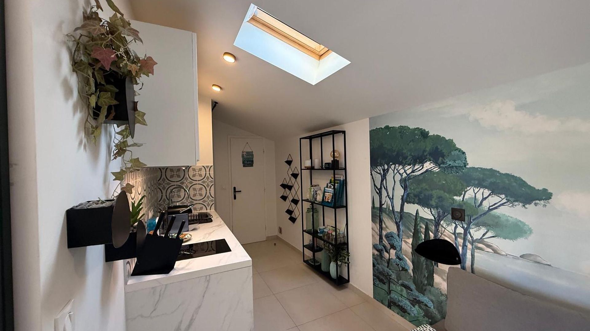 Appartement Coastal Gem - Private Parking & Air Conditioning