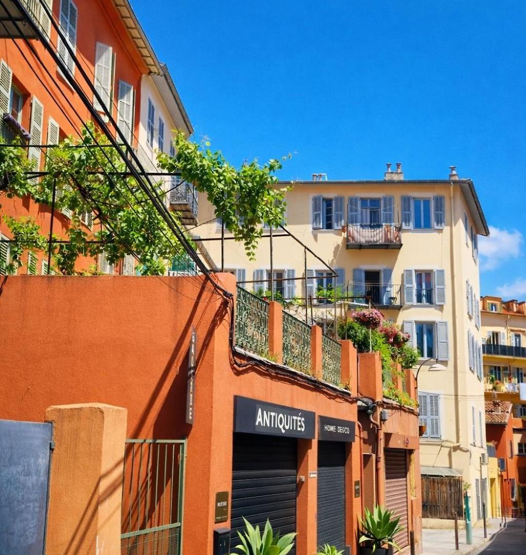 Rénové Climatisé Confort - Lit Queen Size - Emplacement Idéal Près Des Plages Appartement *