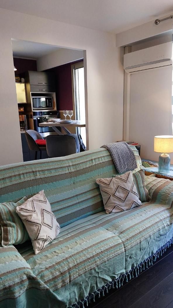 Appartement Cosy F1 Avec Grande Terrasse à 2 Pas Du Tramway