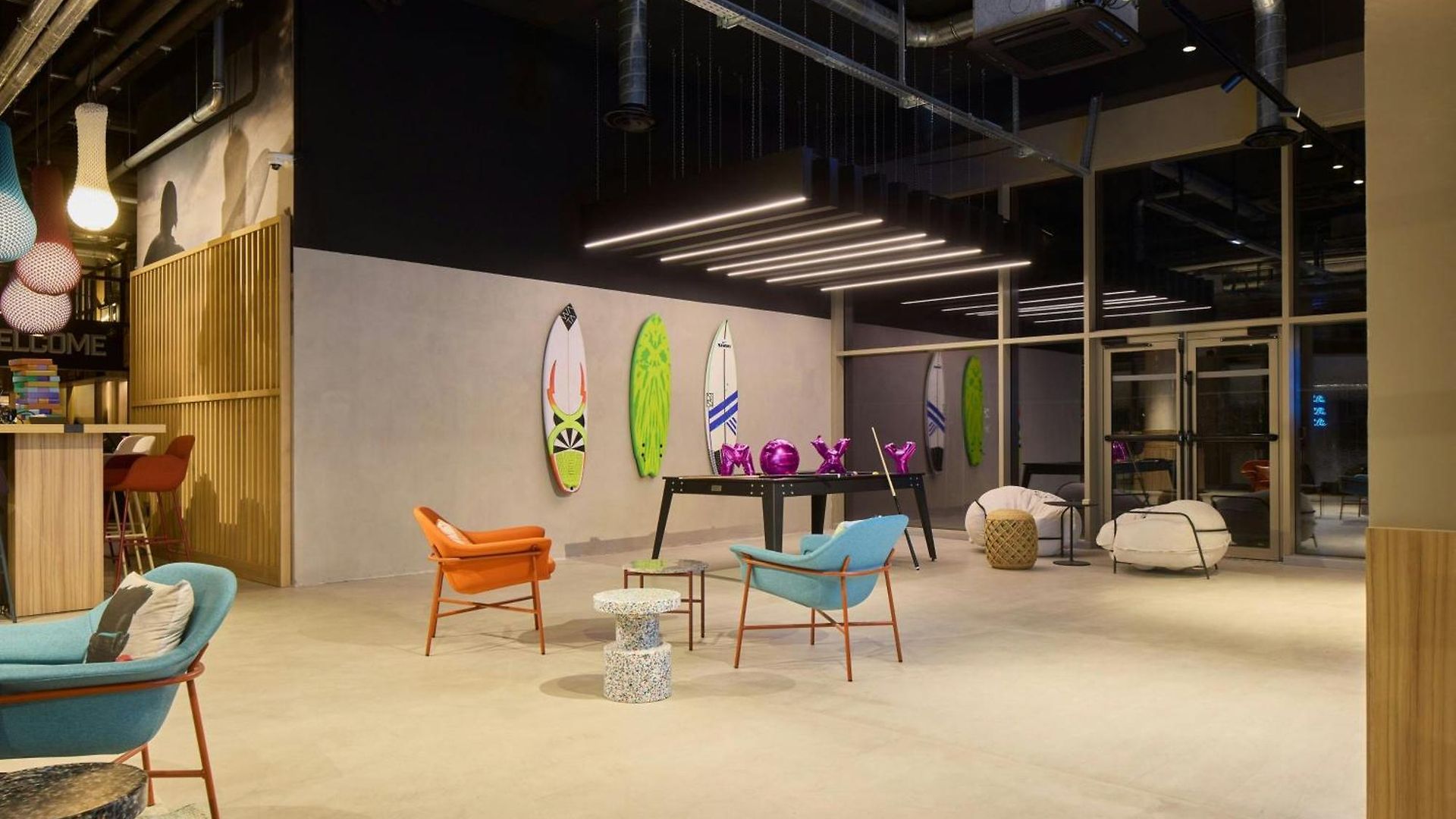 Moxy 3*