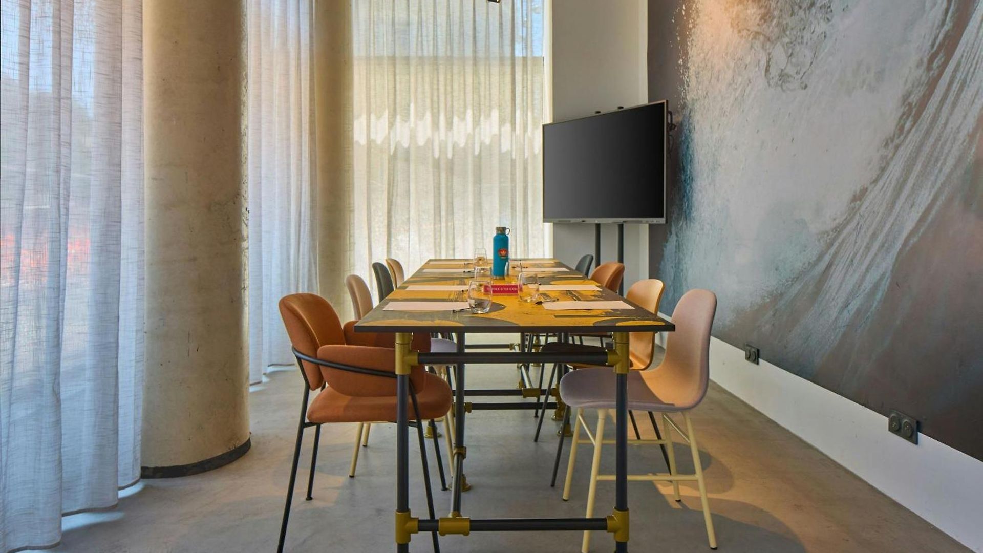 Hotel Moxy 3*