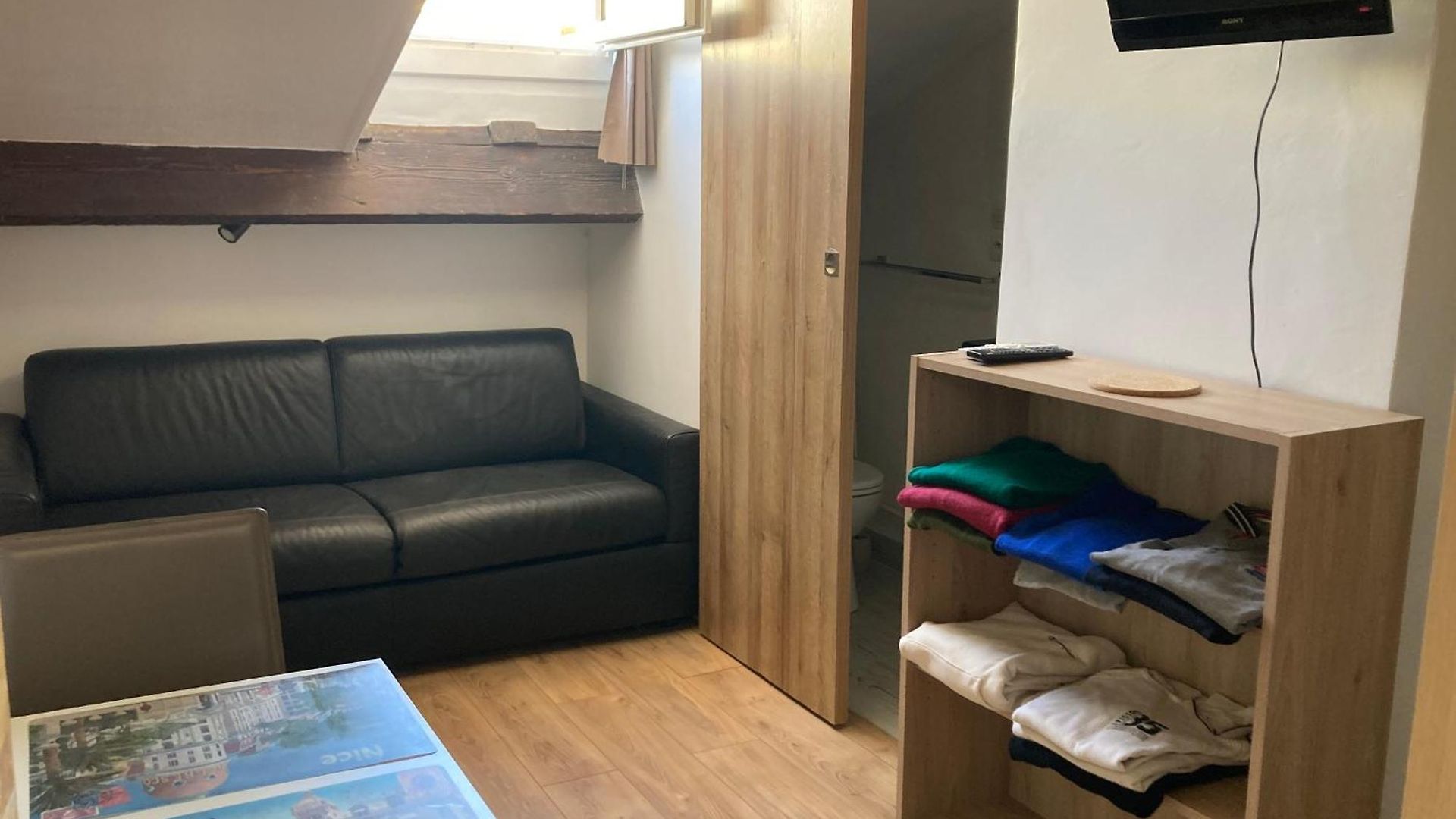 Mansarde Plein Centre Et A 5 Mn Des Plages Apartment Nice