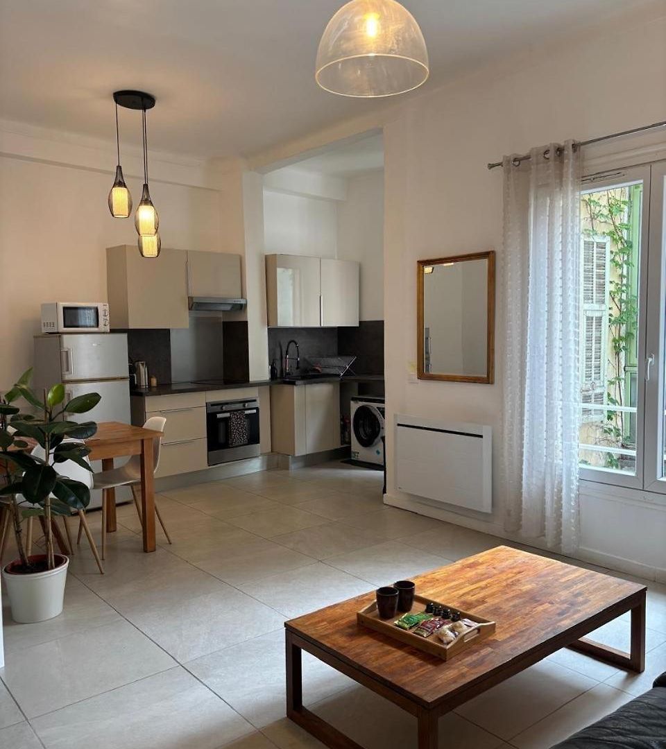 2 Pièces Appartement *