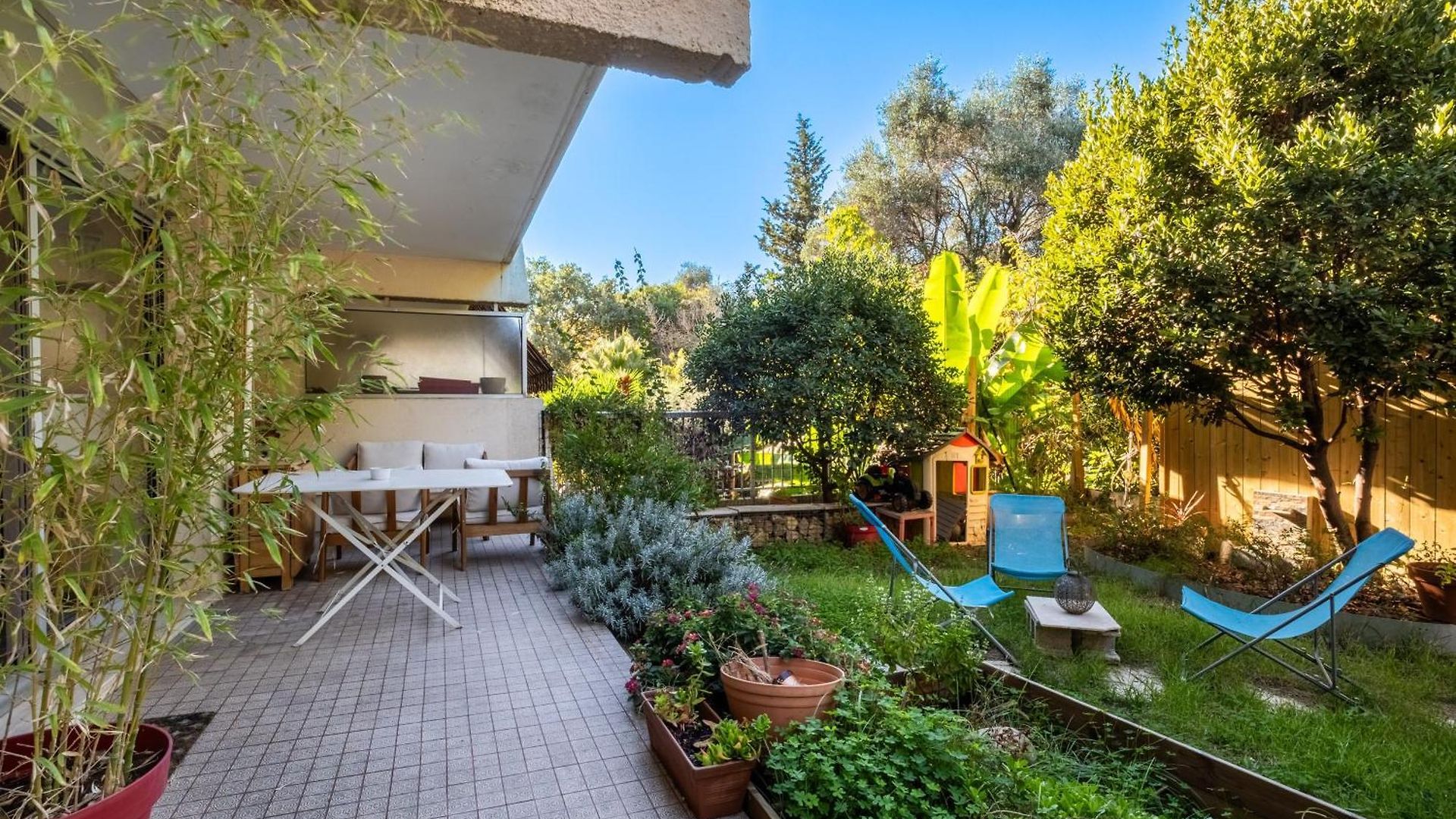 Spacieux En Rez De Jardin Apartment