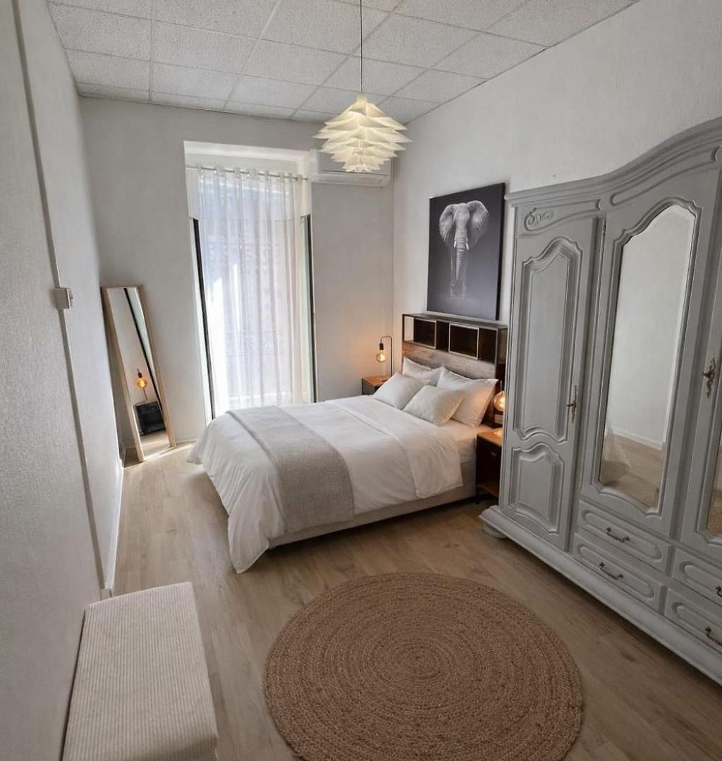 Apartment Beautiful Spacious Air Conditioned - Center *