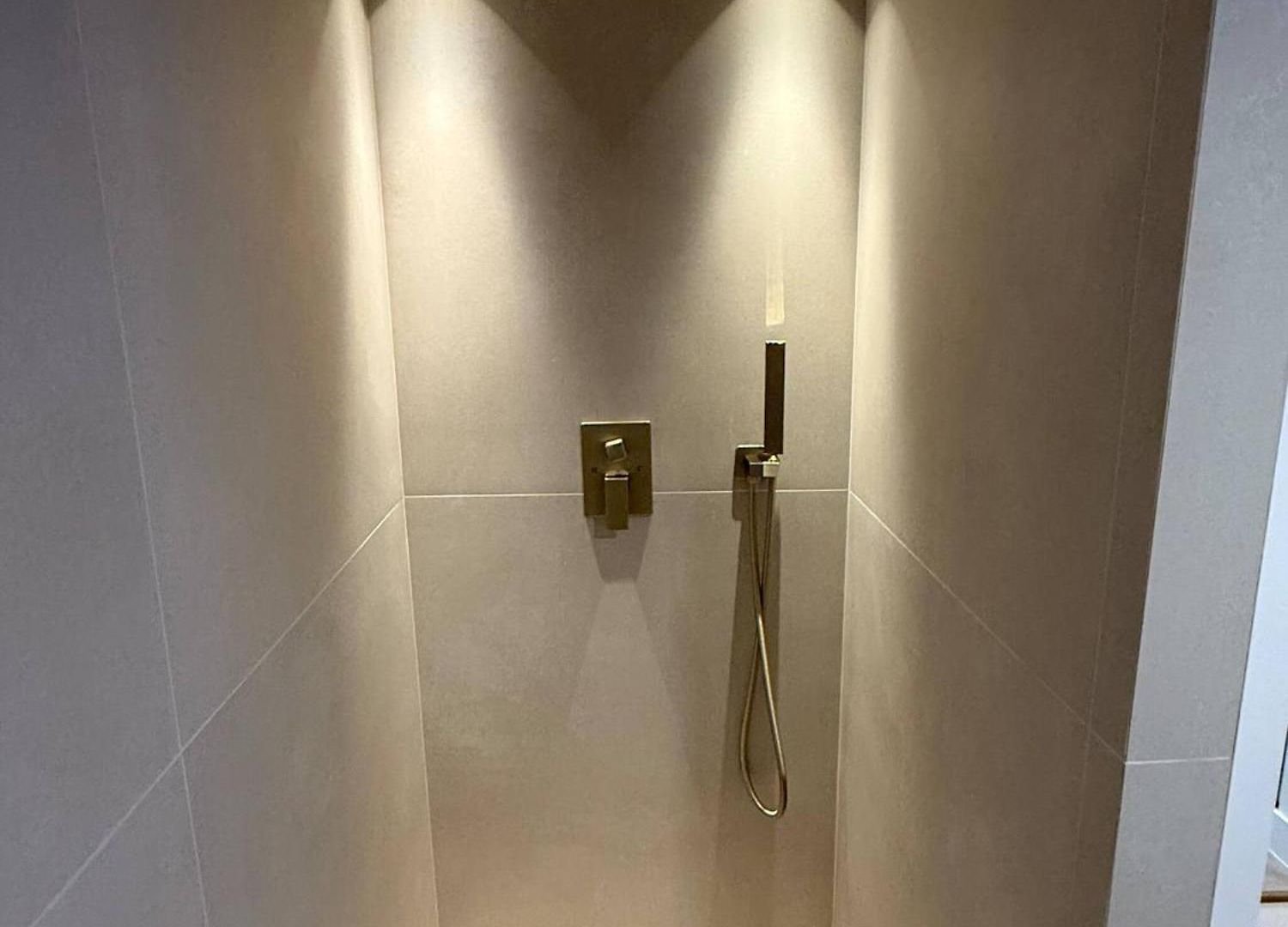 Charme Et Modernite Au Coeur Du Vieux Appartement
