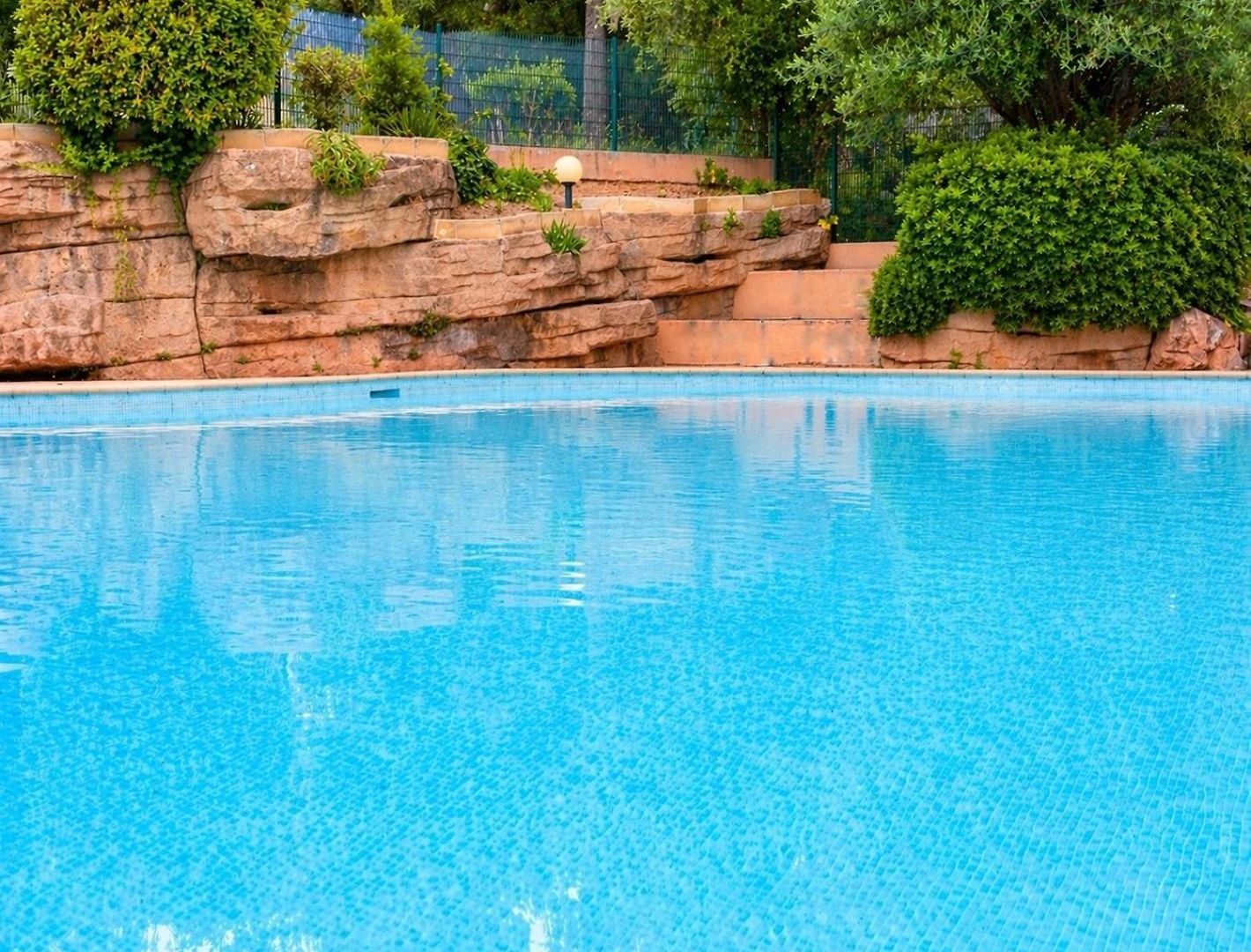 Appartement Terrasse Au Calme Nice, Avec Piscine ! *